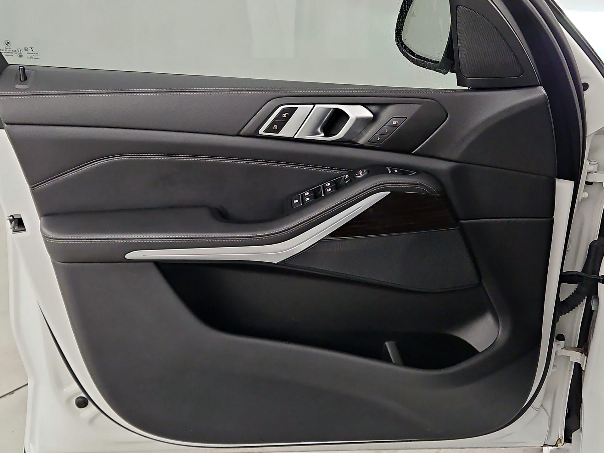 Thumbnail: 2021 BMW X5 - 12