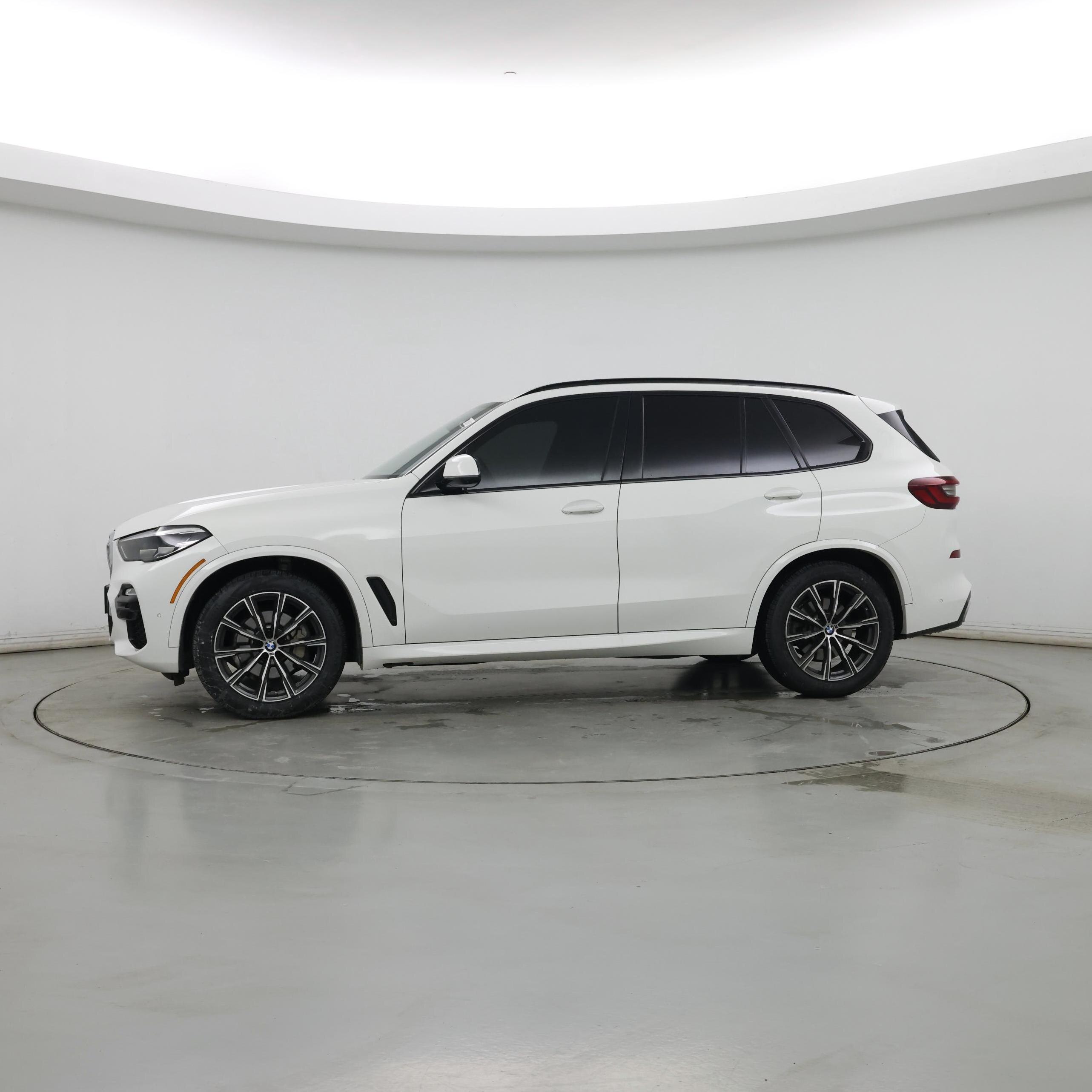 Thumbnail: 2021 BMW X5 - 3