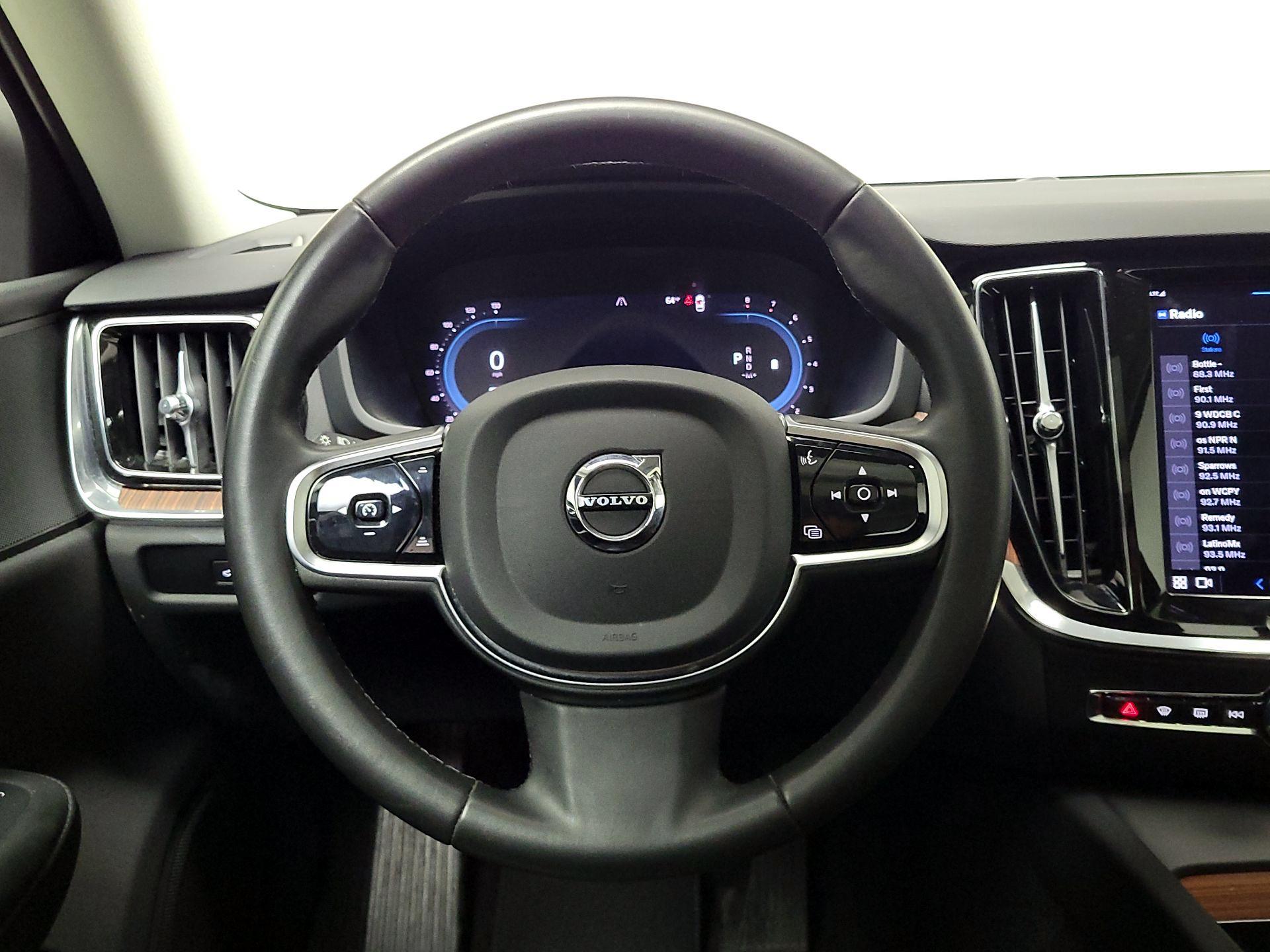 Thumbnail: 2024 Volvo S60 - 10