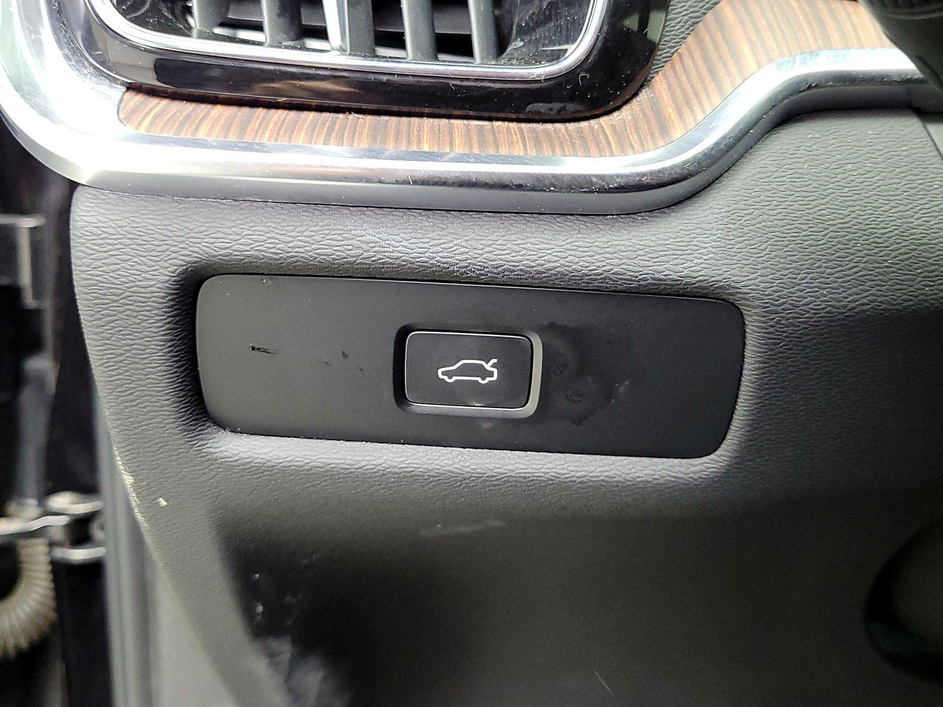 Thumbnail: 2024 Volvo S60 - 13