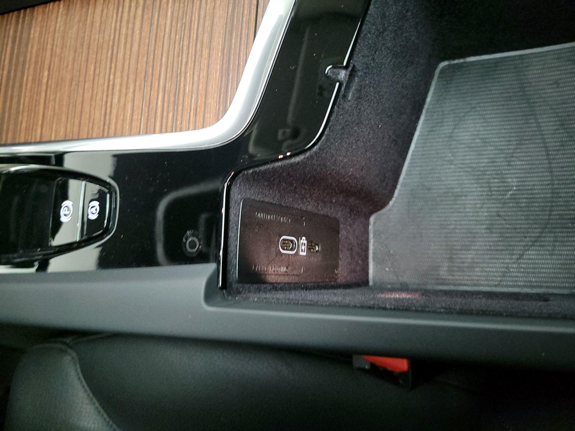 Thumbnail: 2024 Volvo S60 - 19