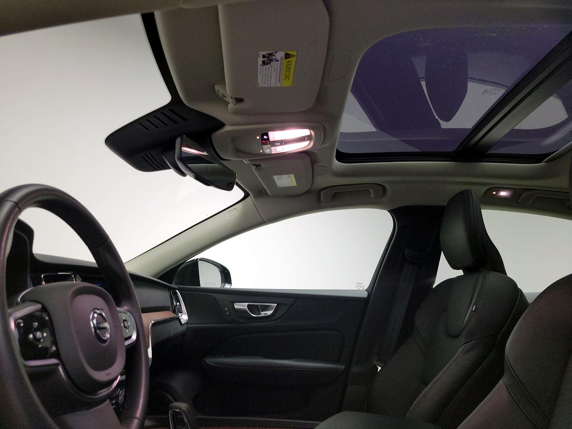 Thumbnail: 2024 Volvo S60 - 20