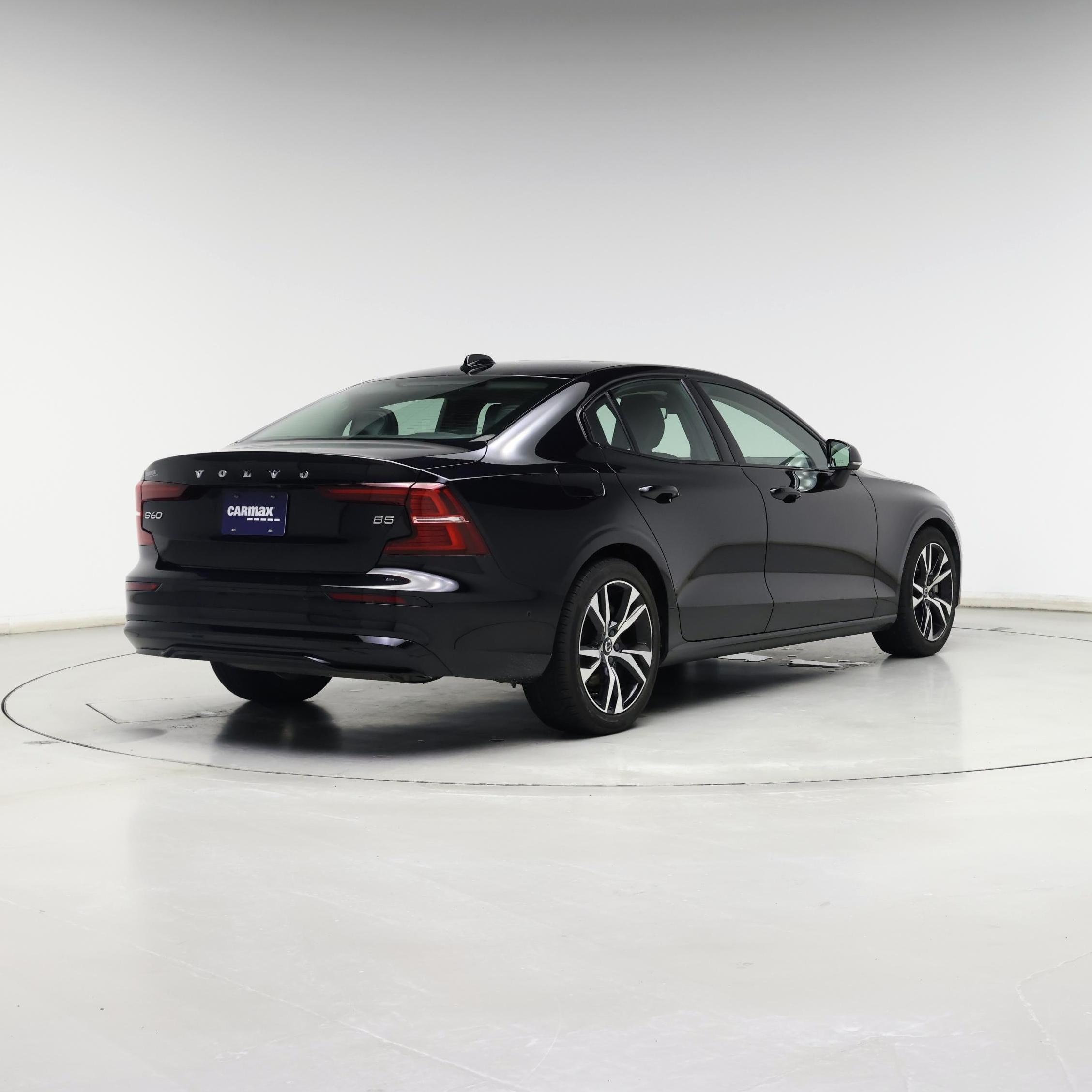 Thumbnail: 2024 Volvo S60 - 8
