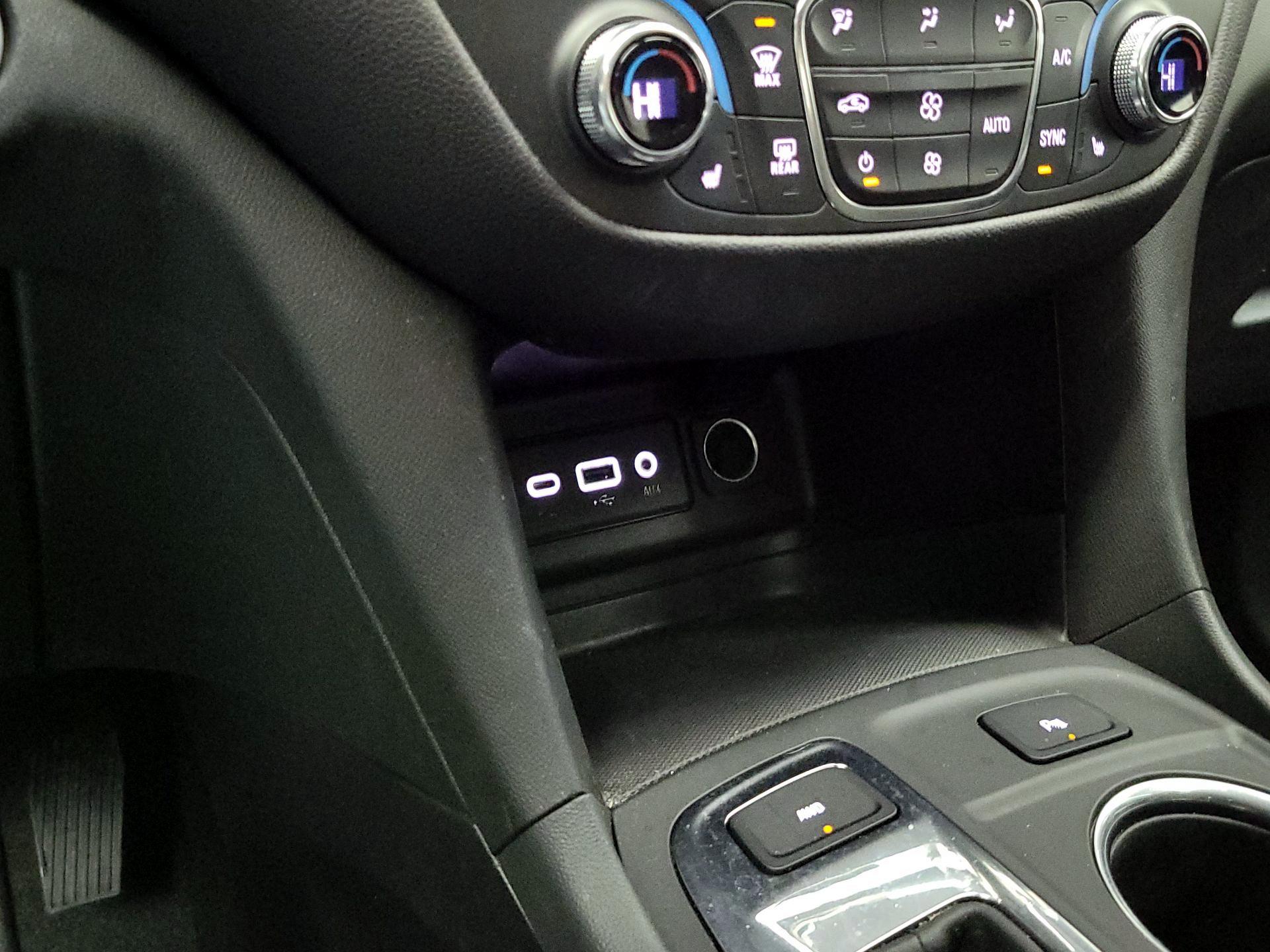 Thumbnail: 2022 Chevrolet Equinox - 18