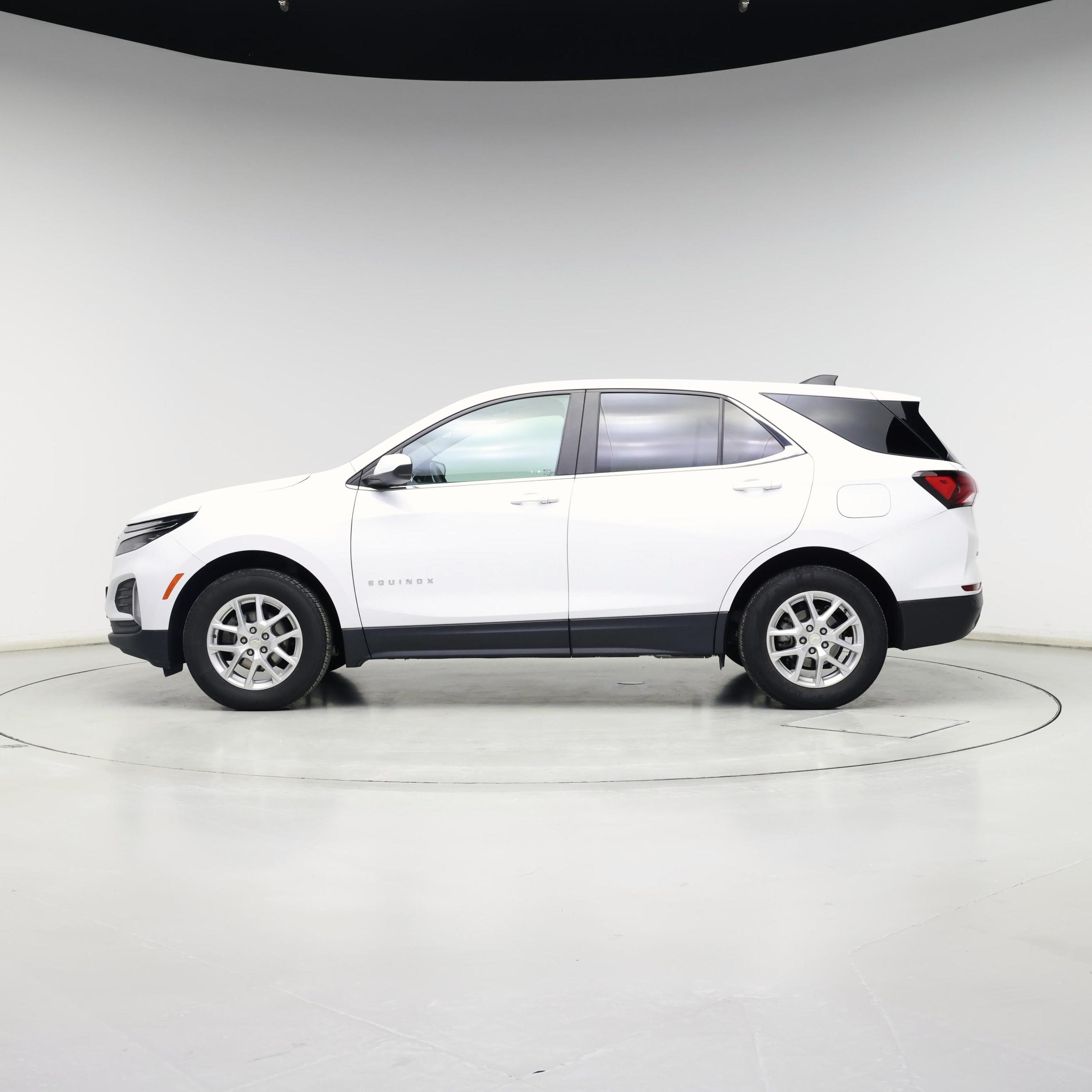 Thumbnail: 2022 Chevrolet Equinox - 3