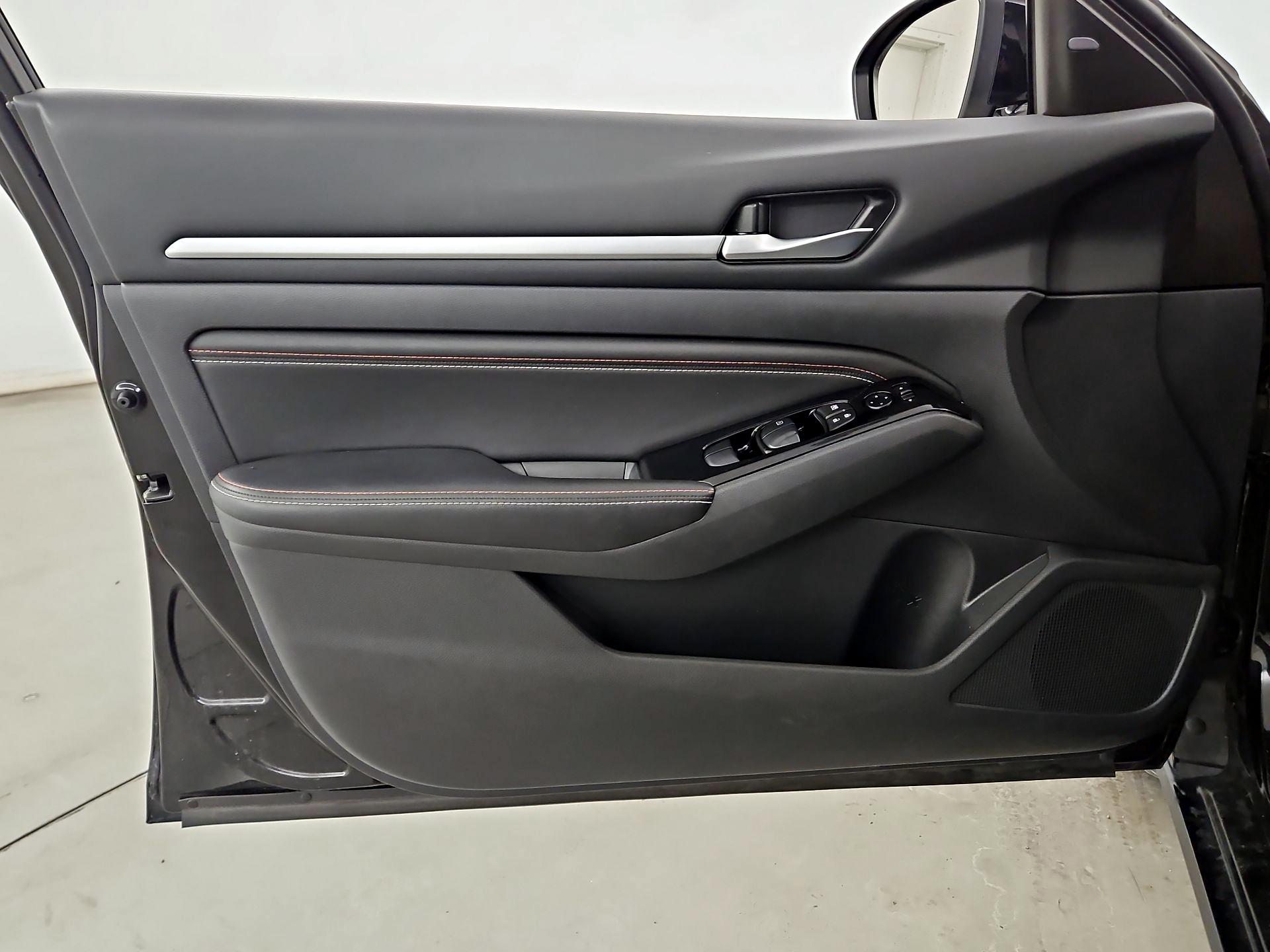 Thumbnail: 2023 Nissan Altima - 12