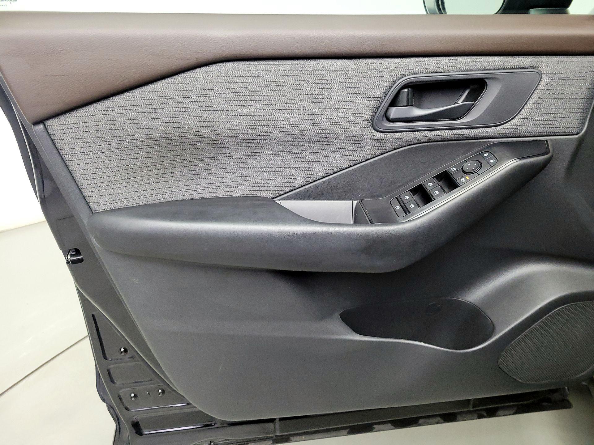 Thumbnail: 2023 Nissan Rogue - 12