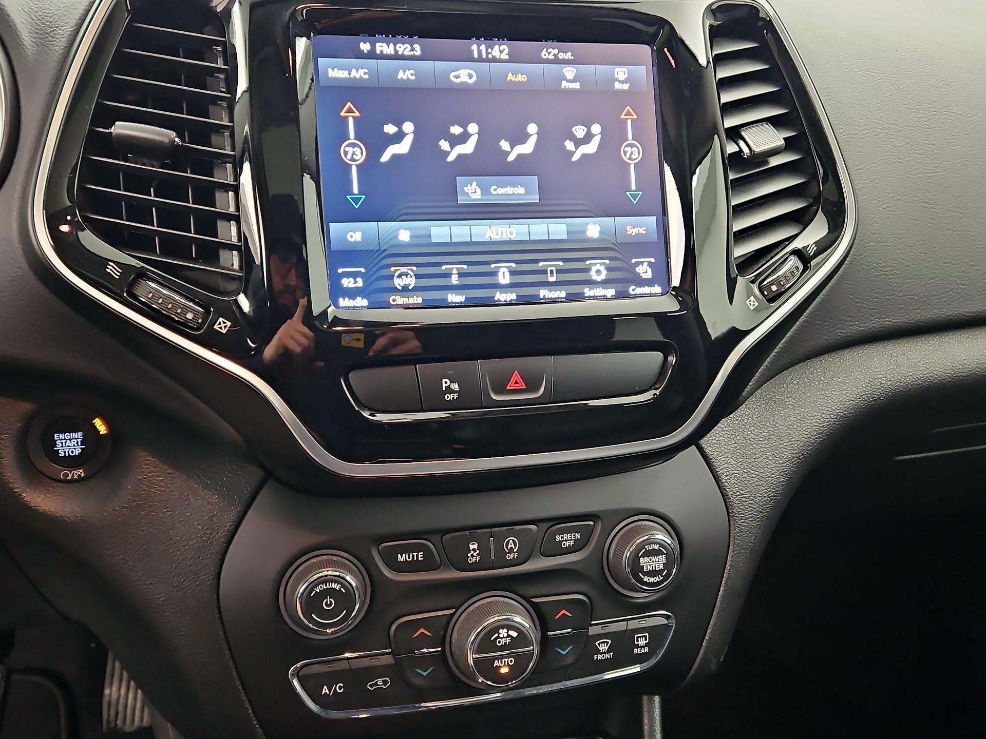 Thumbnail: 2020 Jeep Cherokee - 17