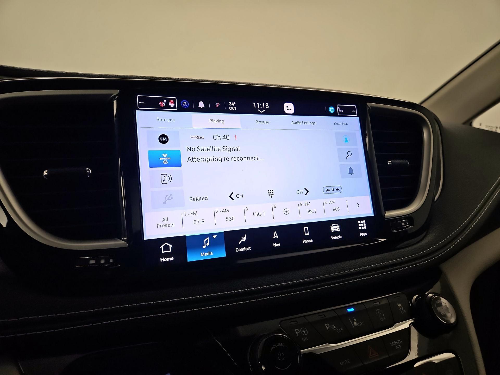 Thumbnail: 2023 Chrysler Pacifica - 16