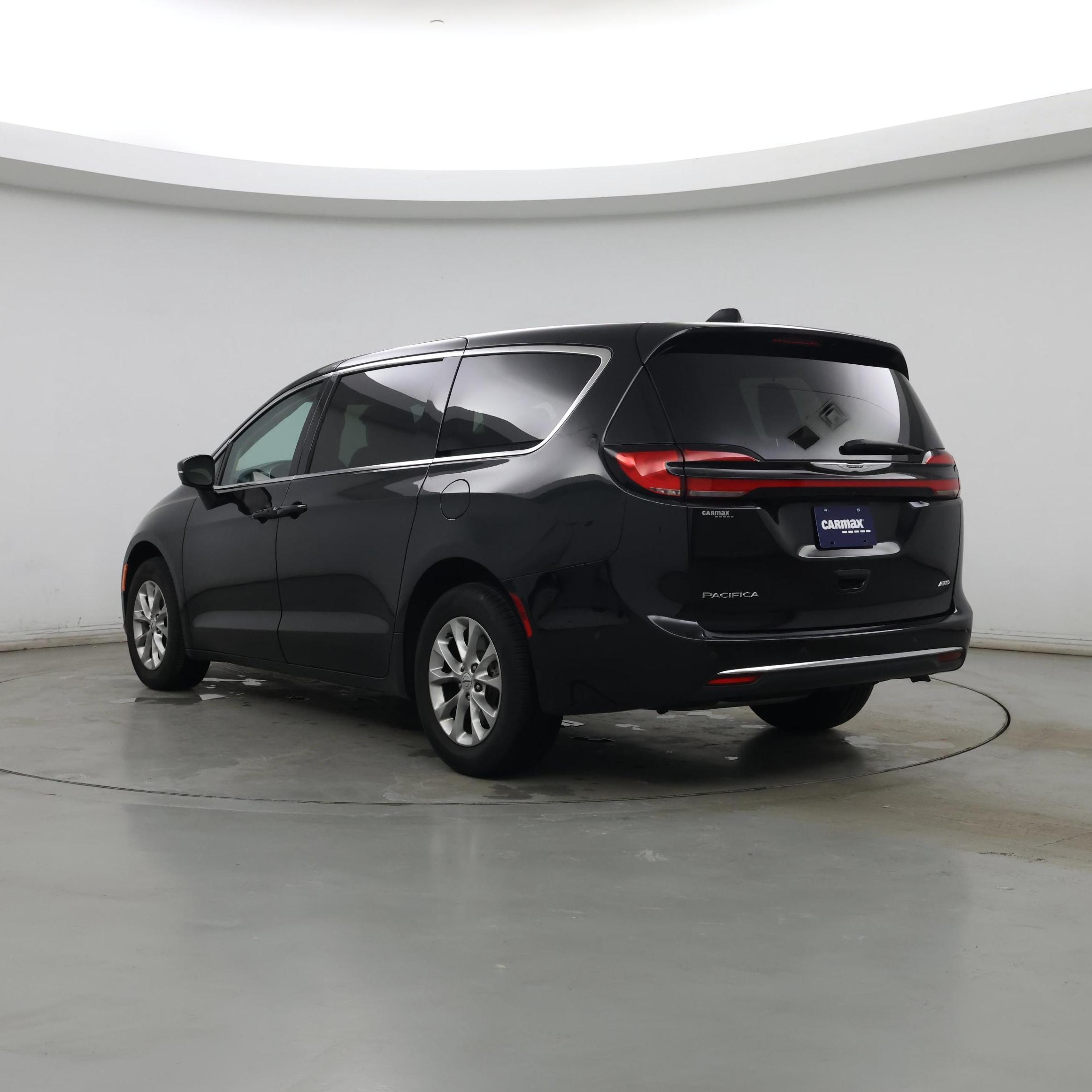 Thumbnail: 2023 Chrysler Pacifica - 2