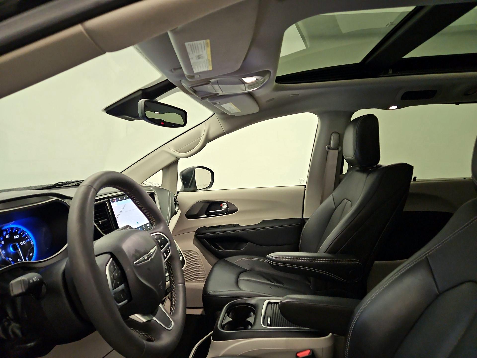 Thumbnail: 2023 Chrysler Pacifica - 20