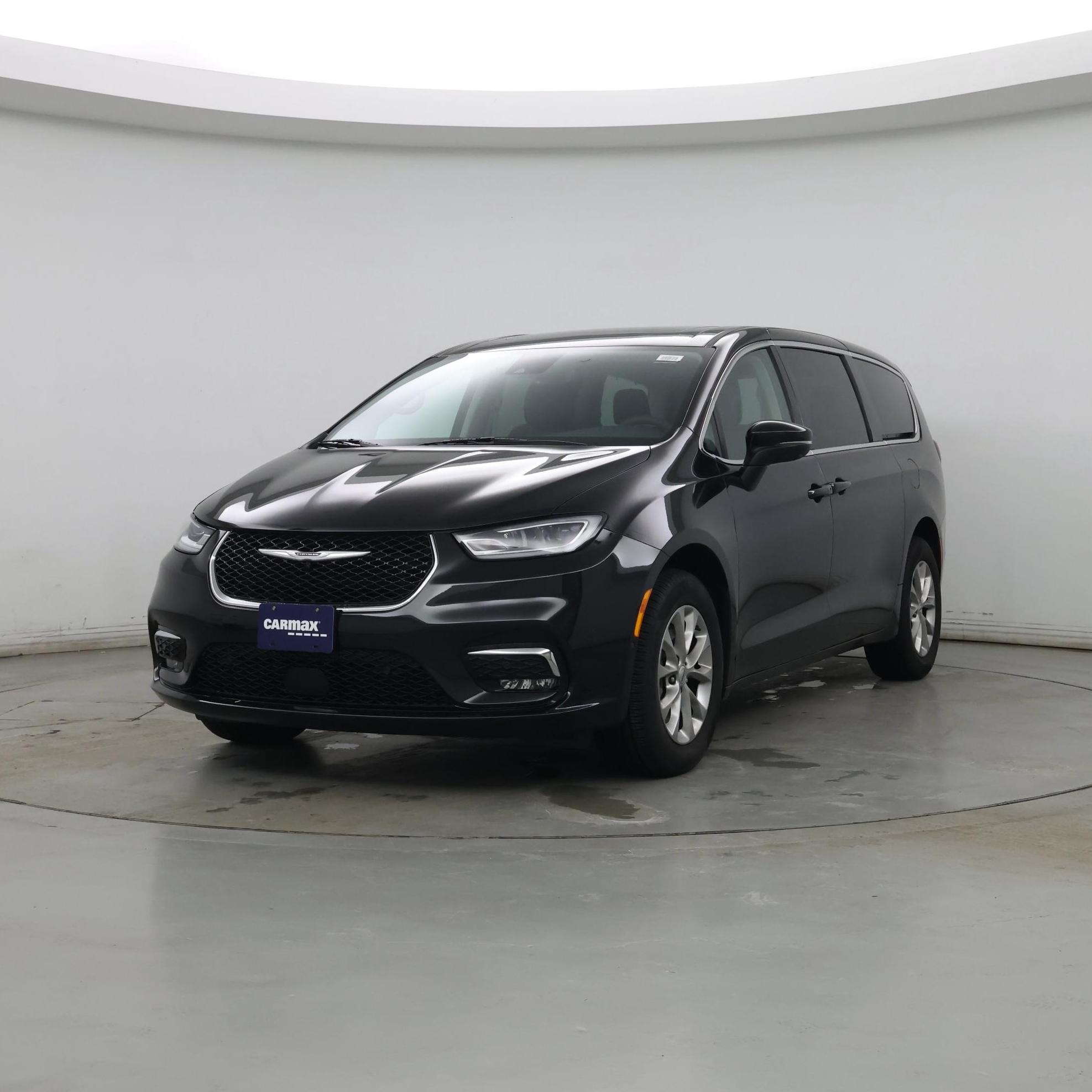 Thumbnail: 2023 Chrysler Pacifica - 4