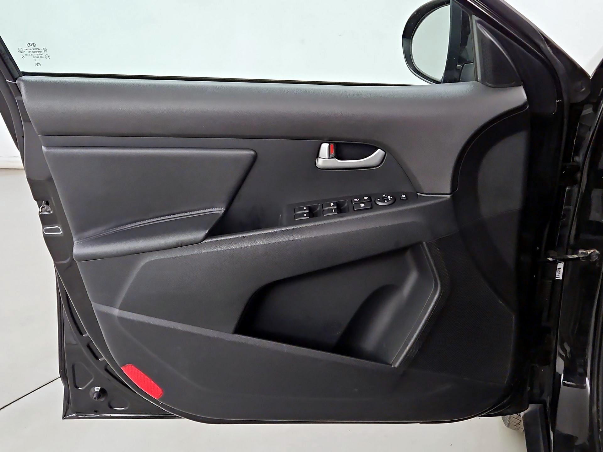 Thumbnail: 2016 Kia Sportage - 12