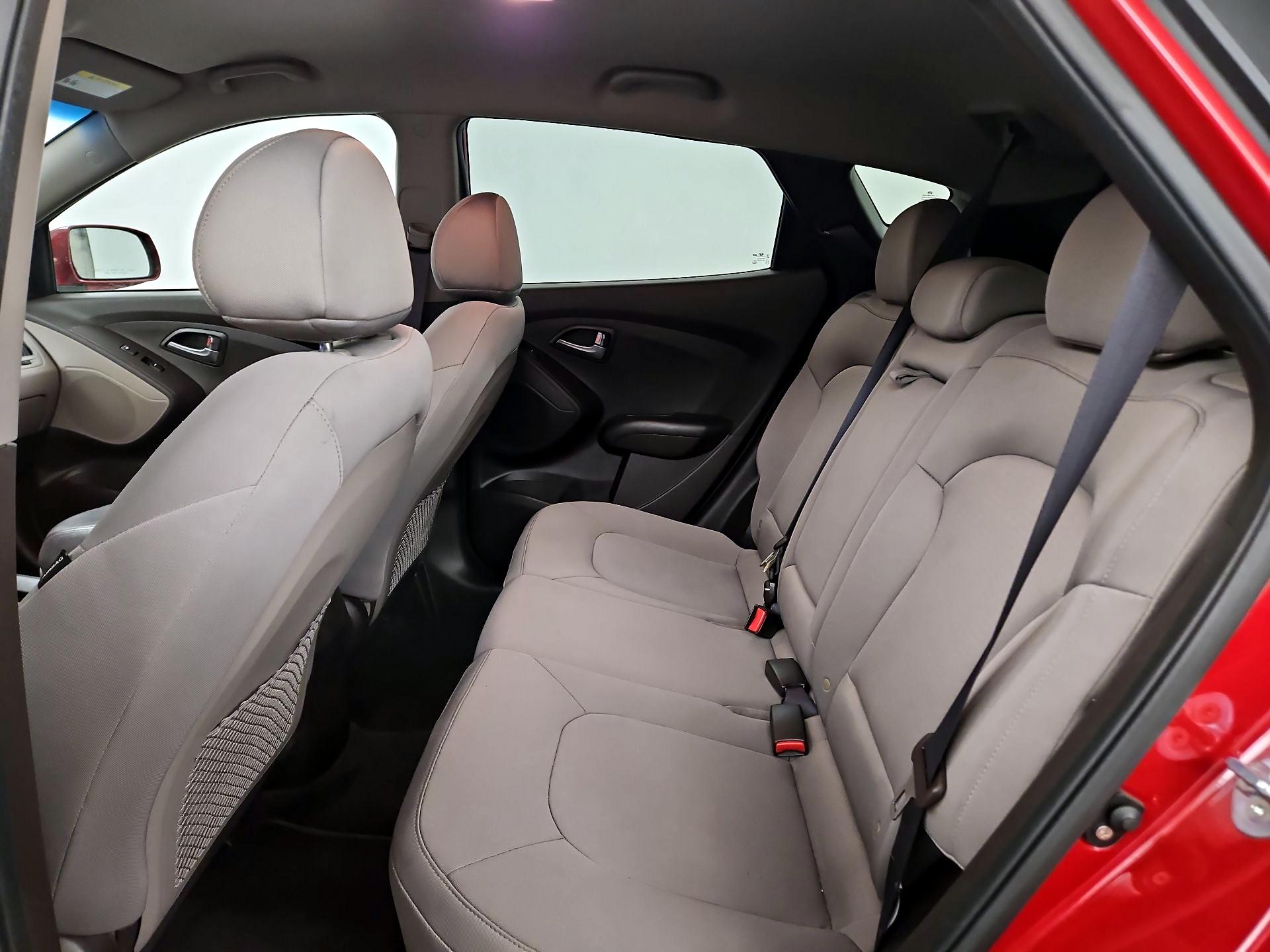 Thumbnail: 2015 Hyundai Tucson - 18