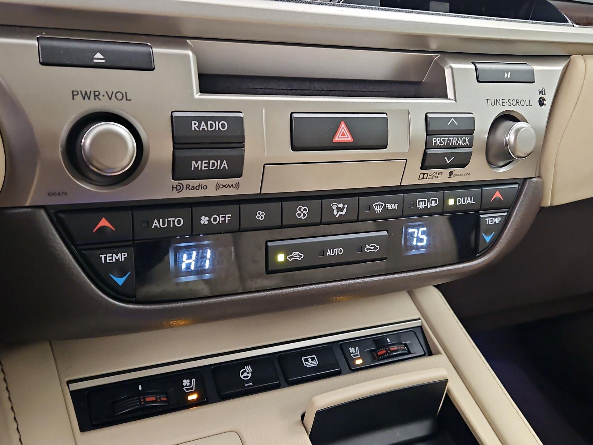 Thumbnail: 2016 Lexus ES - 17