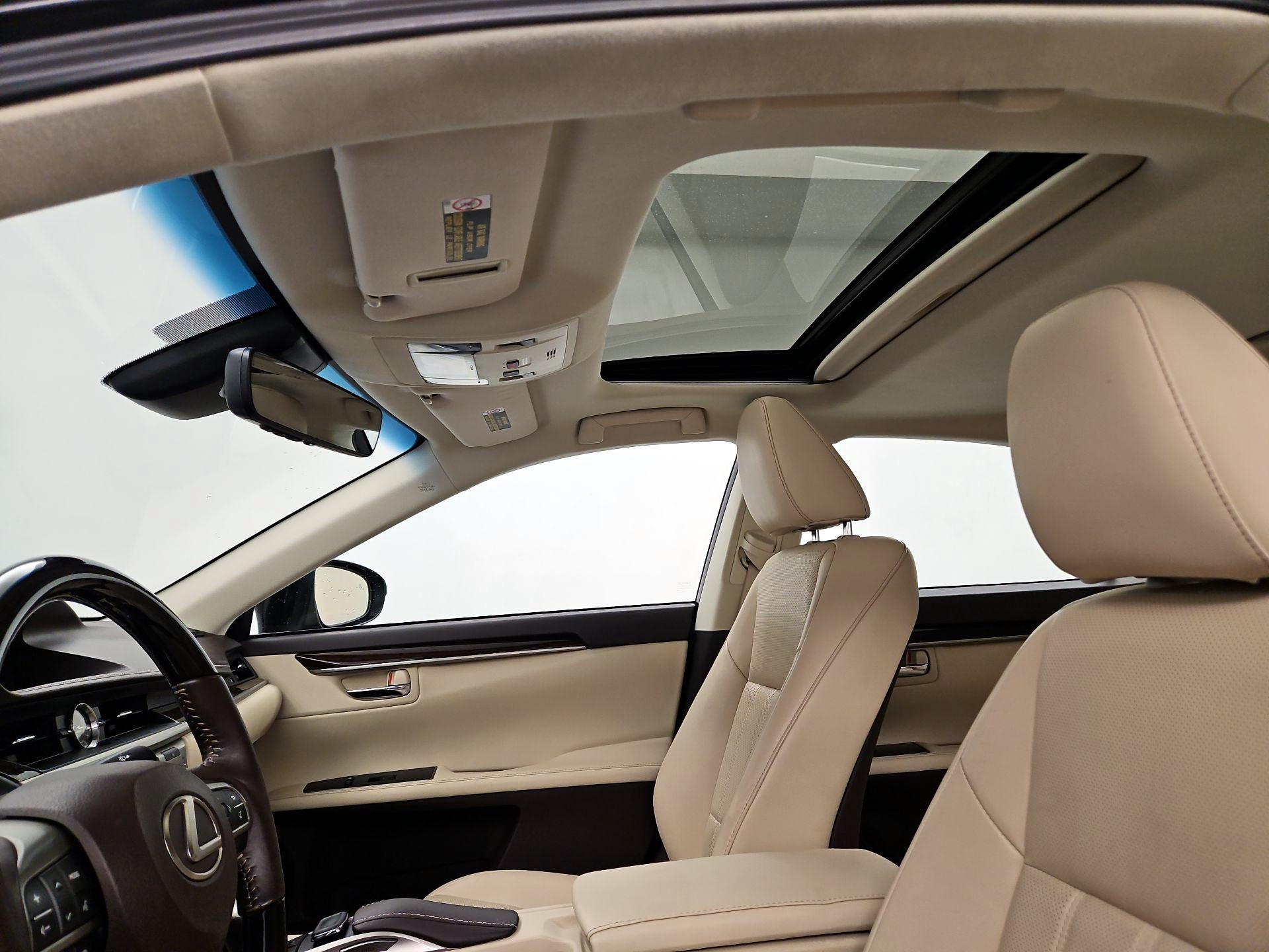 Thumbnail: 2016 Lexus ES - 20