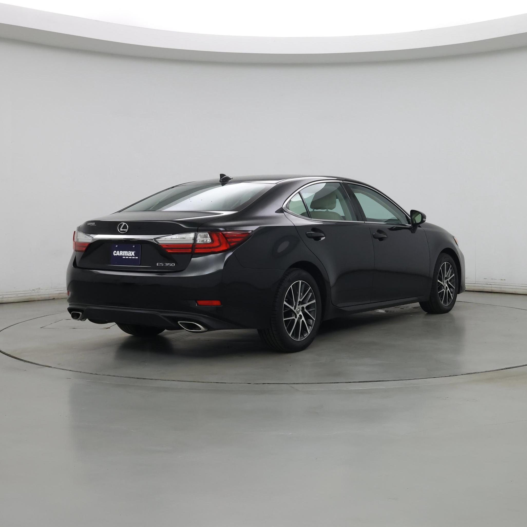 Thumbnail: 2016 Lexus ES - 8