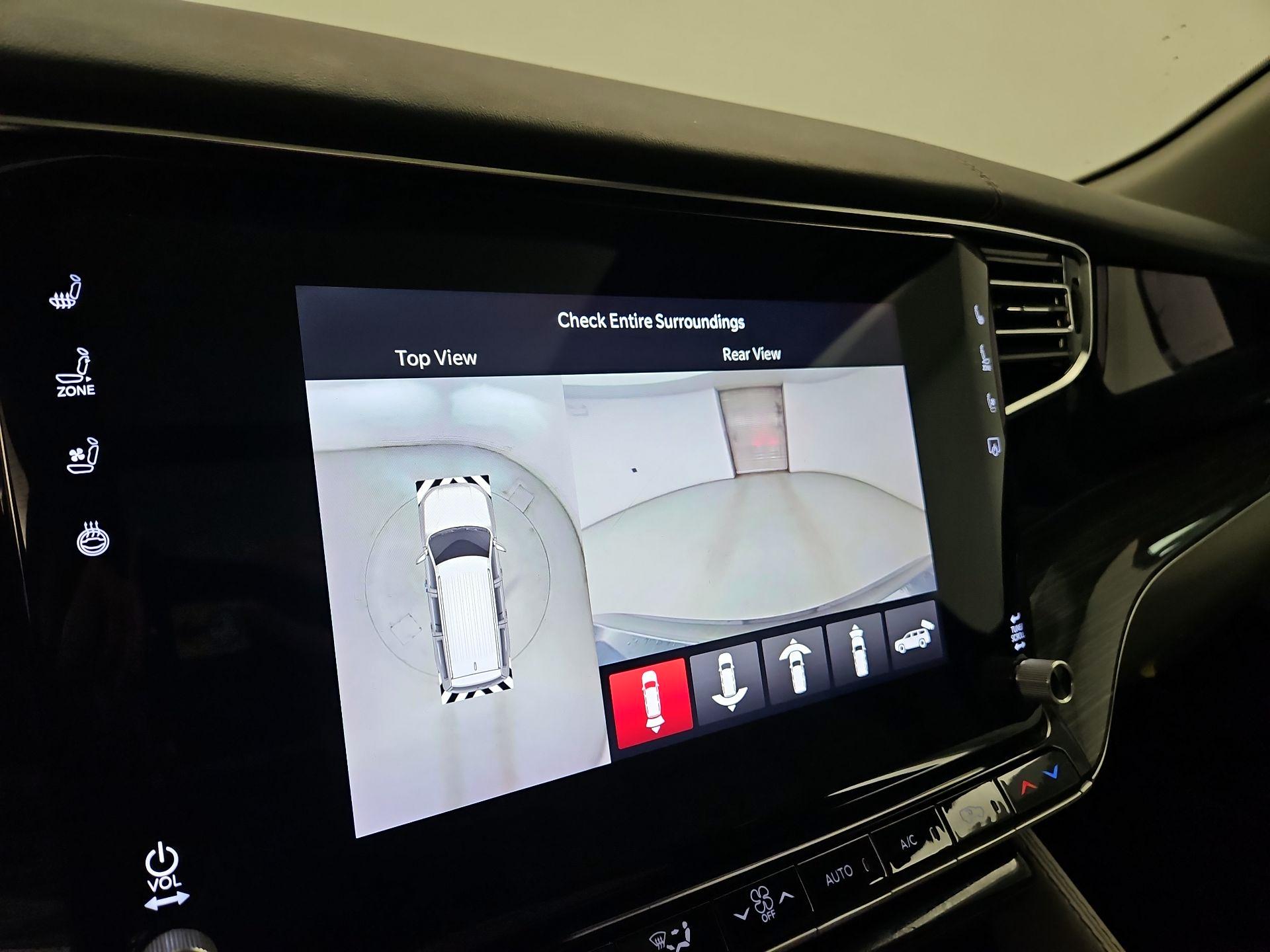 Thumbnail: 2022 Jeep Wagoneer - 15