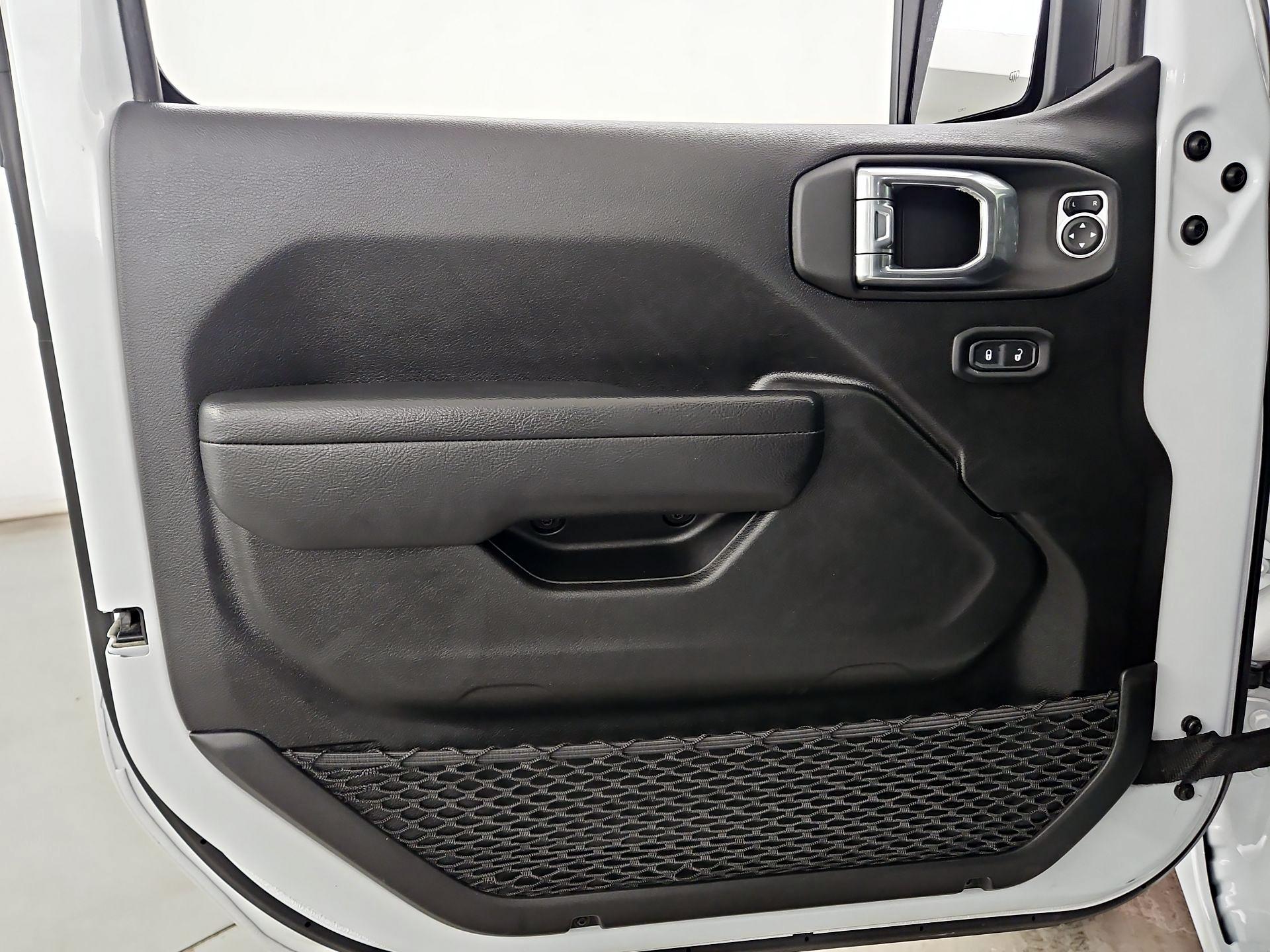 Thumbnail: 2022 Jeep Gladiator - 12