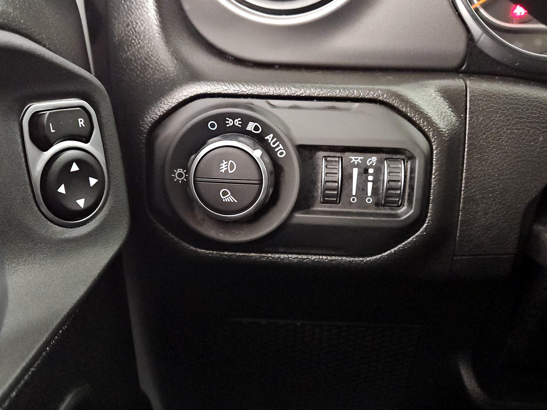 Thumbnail: 2022 Jeep Gladiator - 13