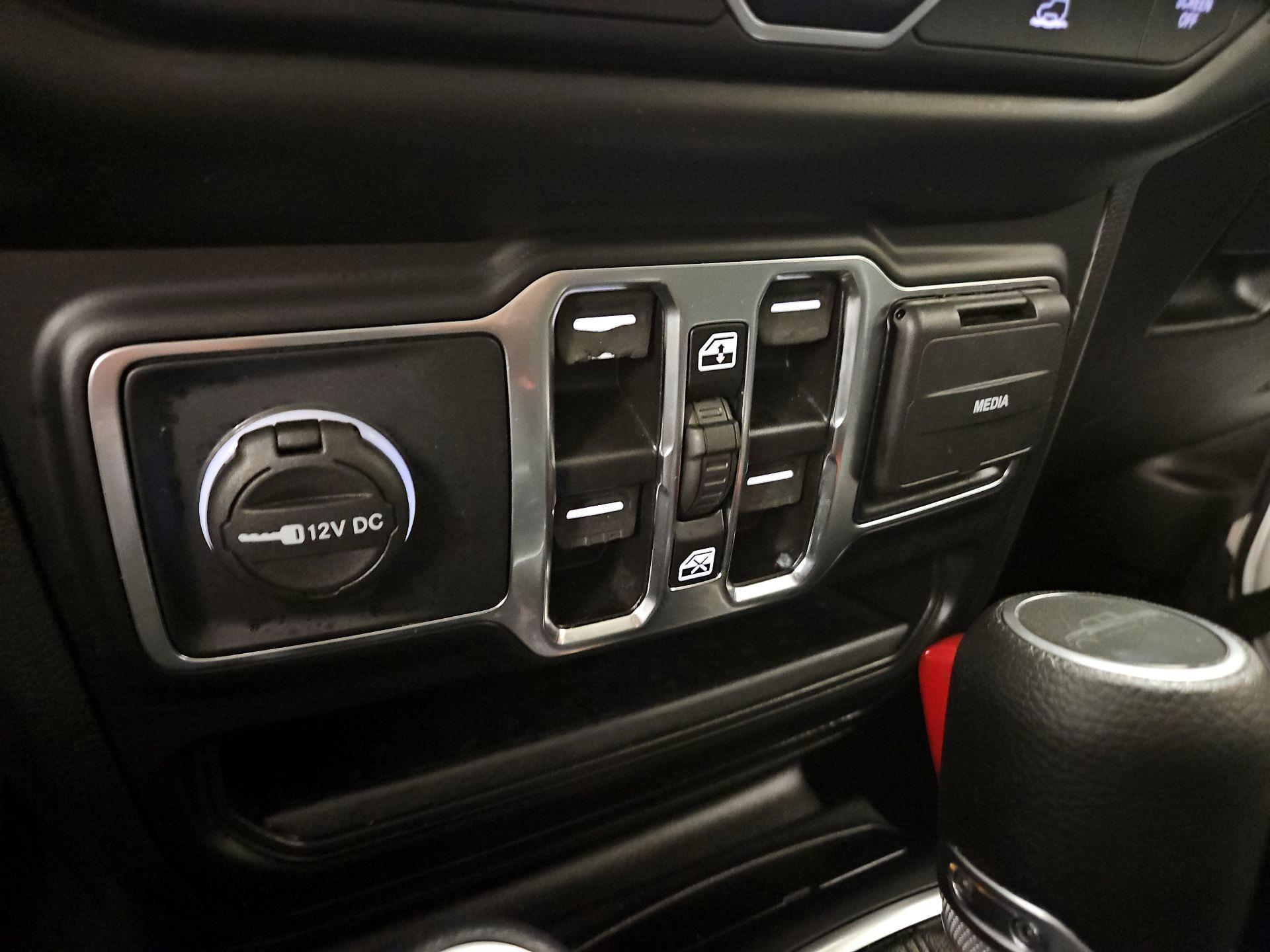 Thumbnail: 2022 Jeep Gladiator - 18