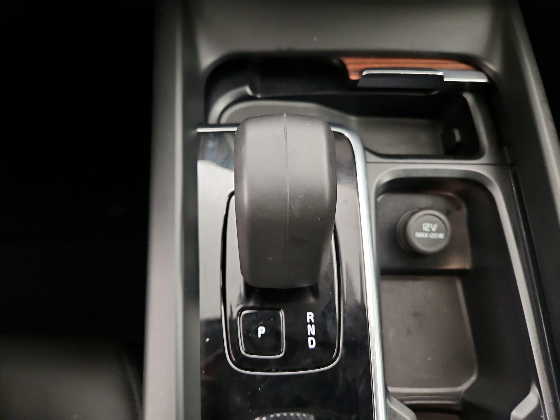 Thumbnail: 2025 Volvo S60 - 17