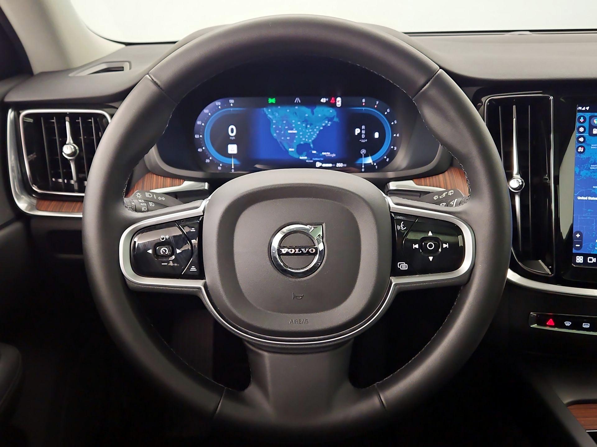 Thumbnail: 2025 Volvo S60 - 10