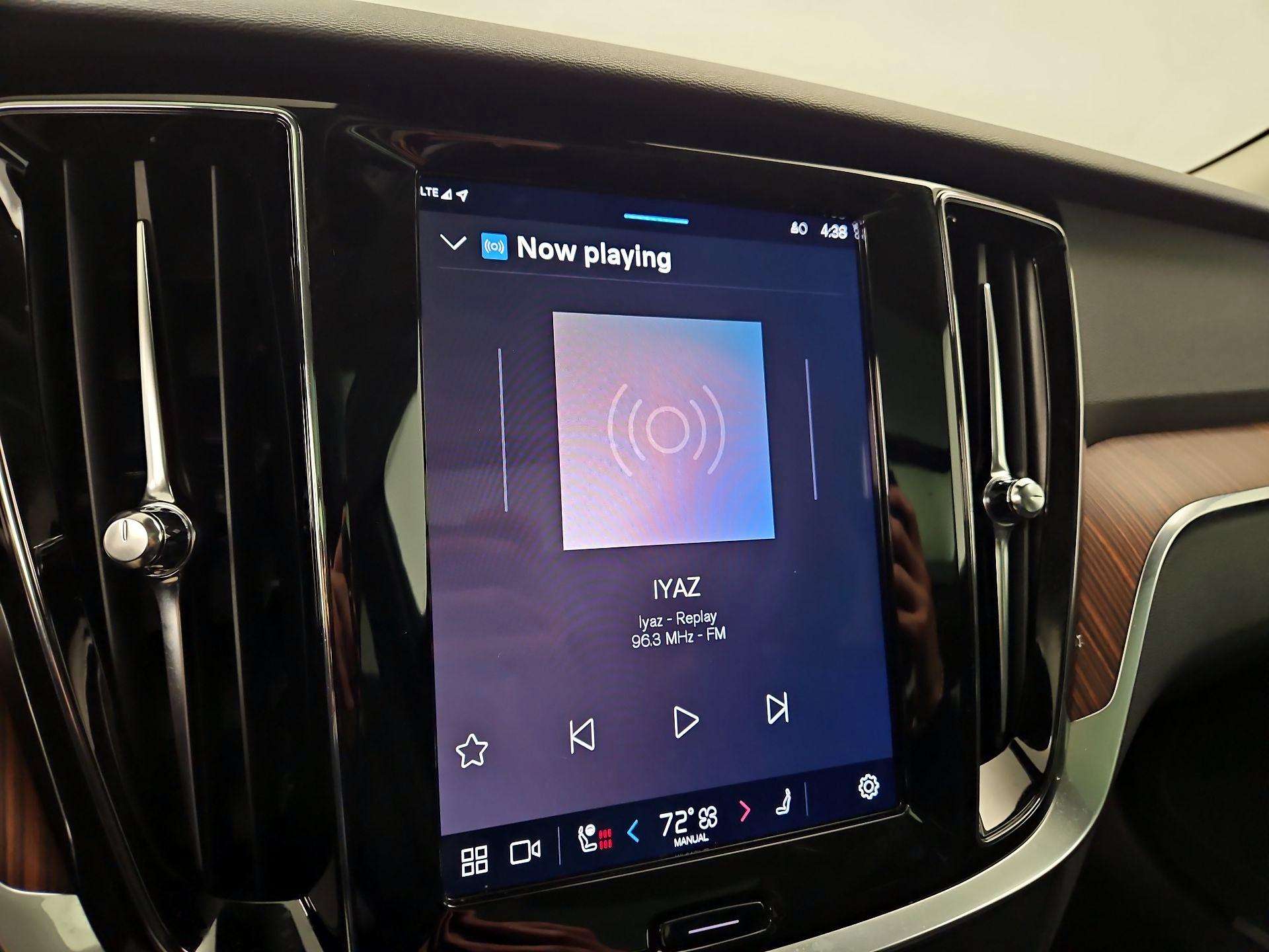 Thumbnail: 2025 Volvo S60 - 16