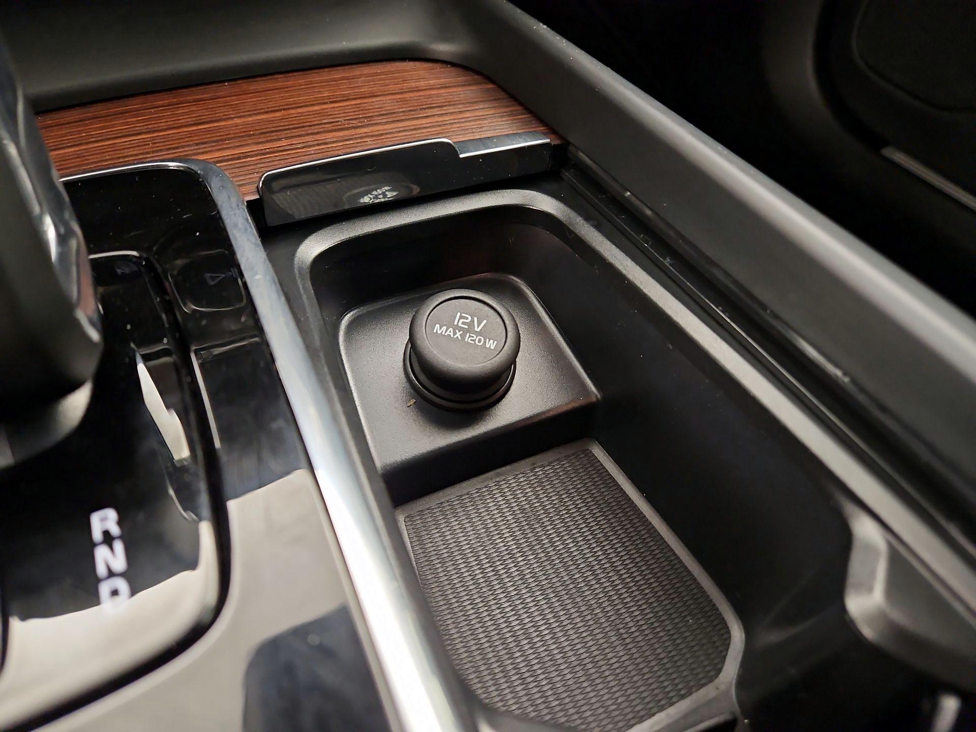 Thumbnail: 2025 Volvo S60 - 19