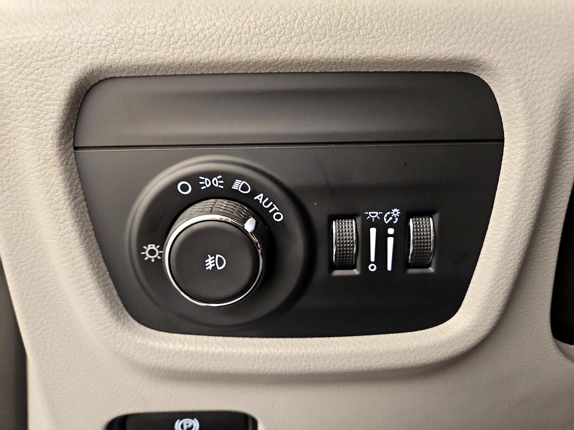 Thumbnail: 2022 Jeep Grand Cherokee - 13