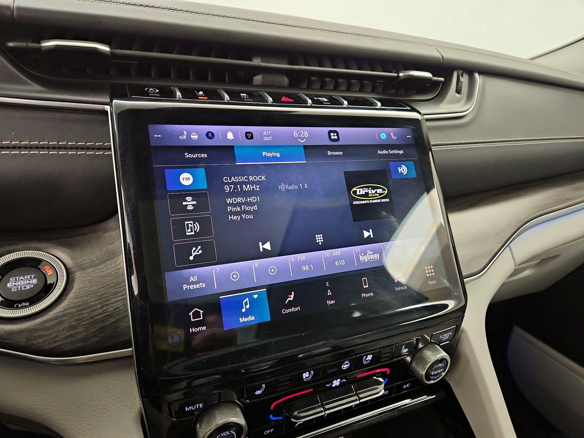 Thumbnail: 2022 Jeep Grand Cherokee - 16