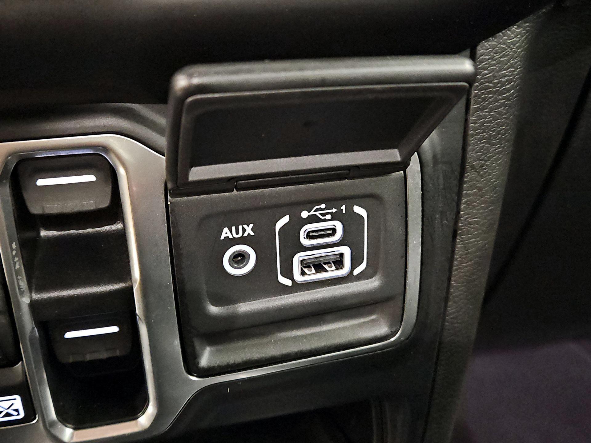 Thumbnail: 2021 Jeep Wrangler - 18