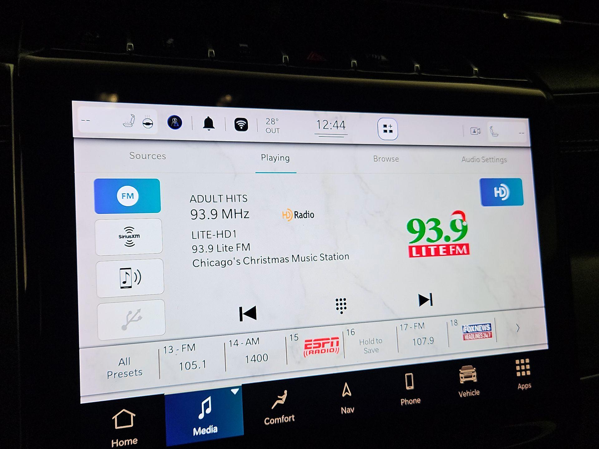 Thumbnail: 2022 Jeep Grand Cherokee L - 16