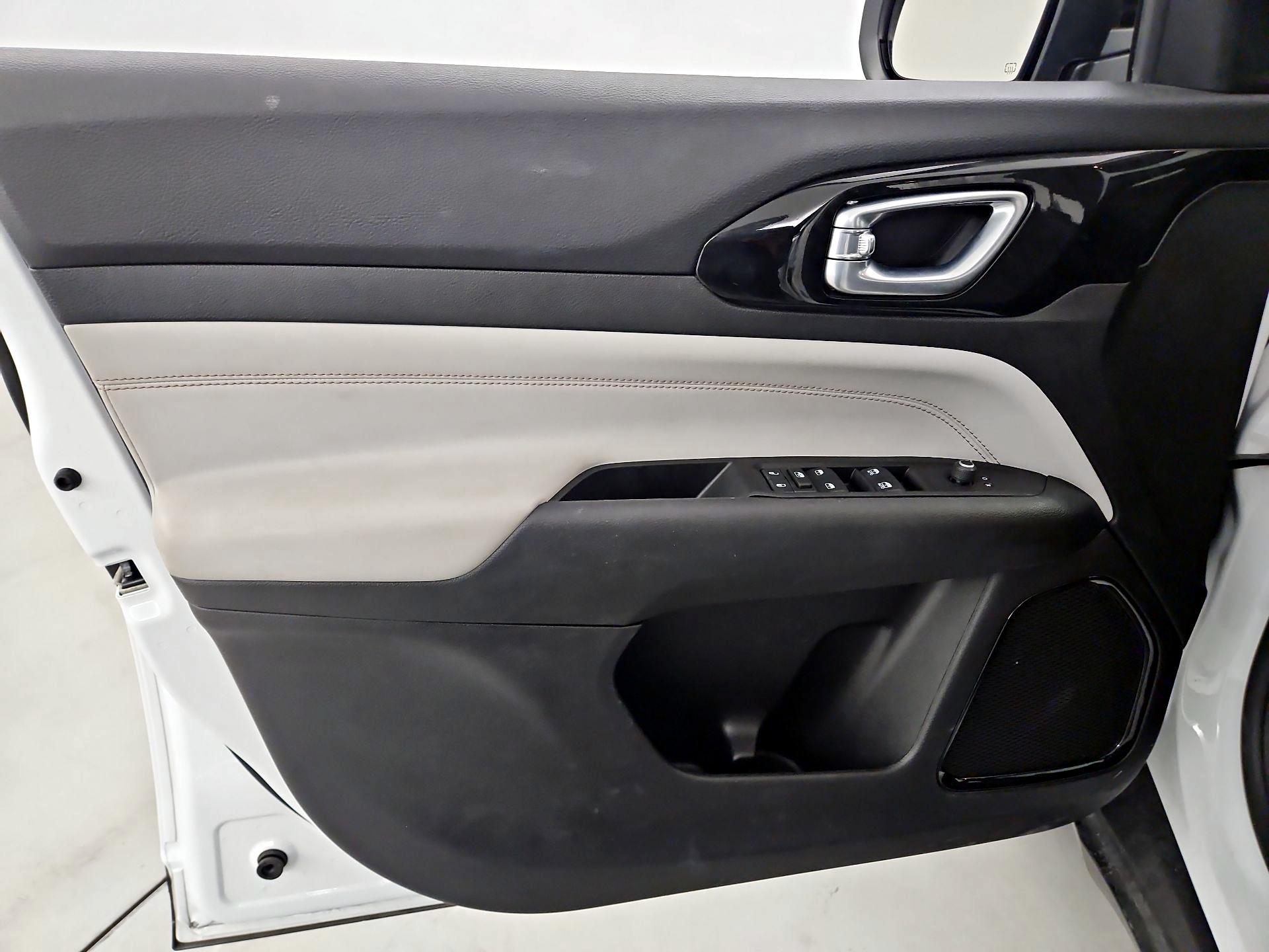 Thumbnail: 2022 Jeep Compass - 12