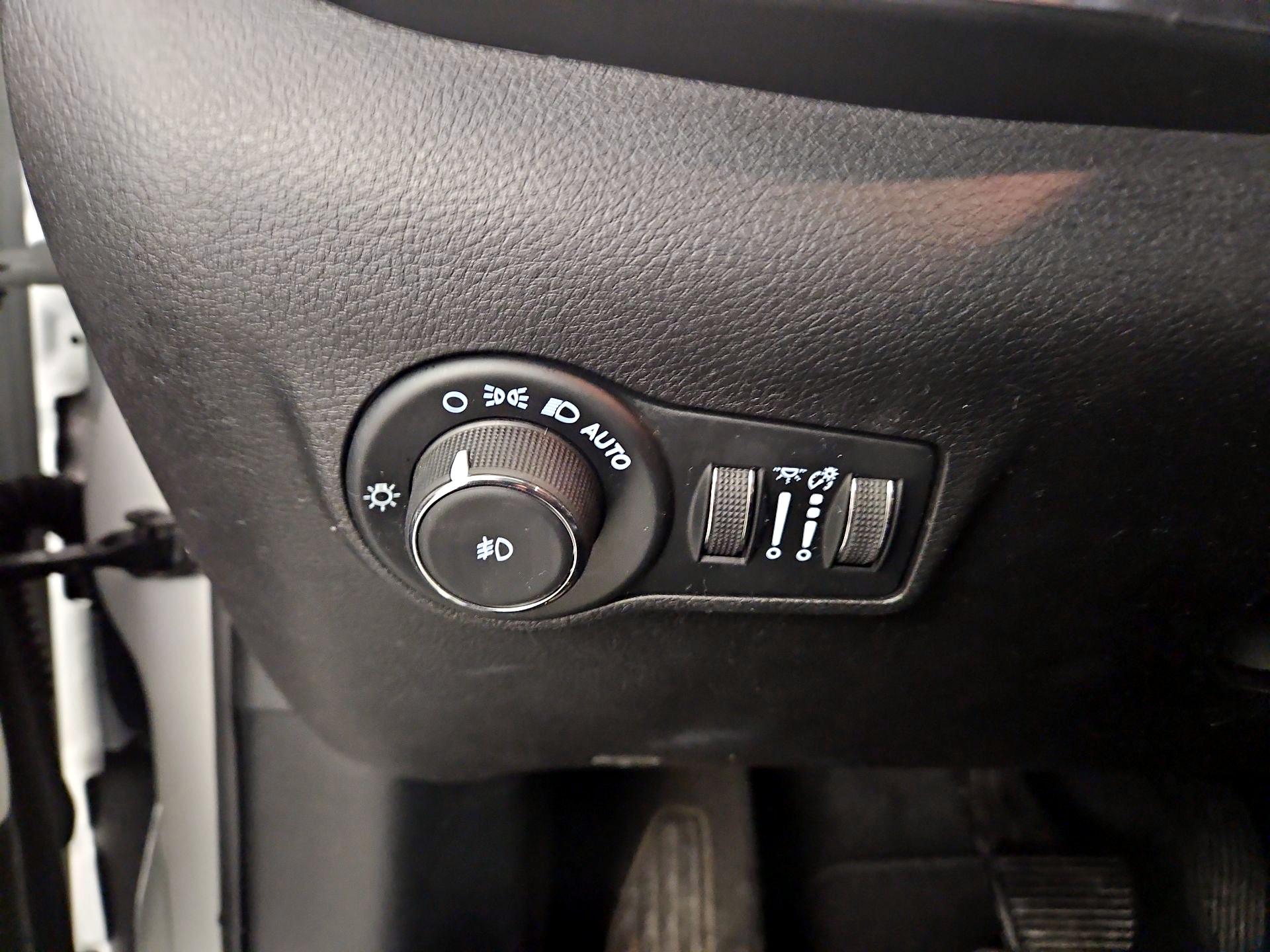 Thumbnail: 2022 Jeep Compass - 13