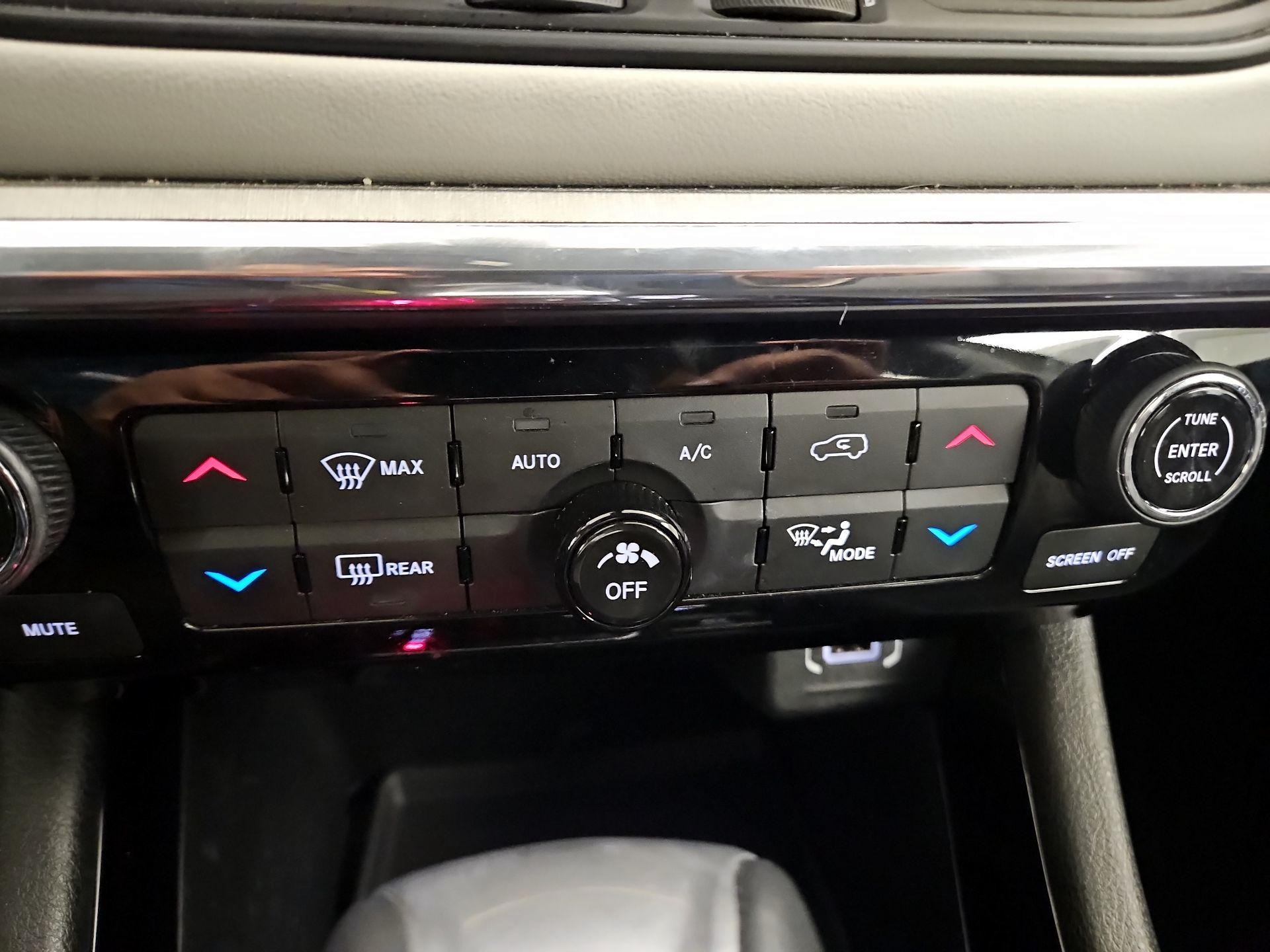 Thumbnail: 2022 Jeep Compass - 16