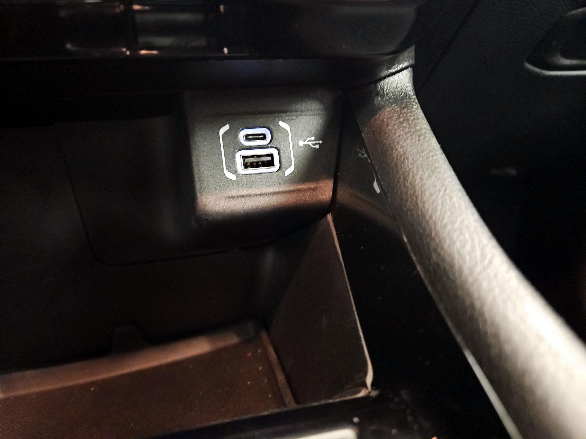 Thumbnail: 2022 Jeep Compass - 18