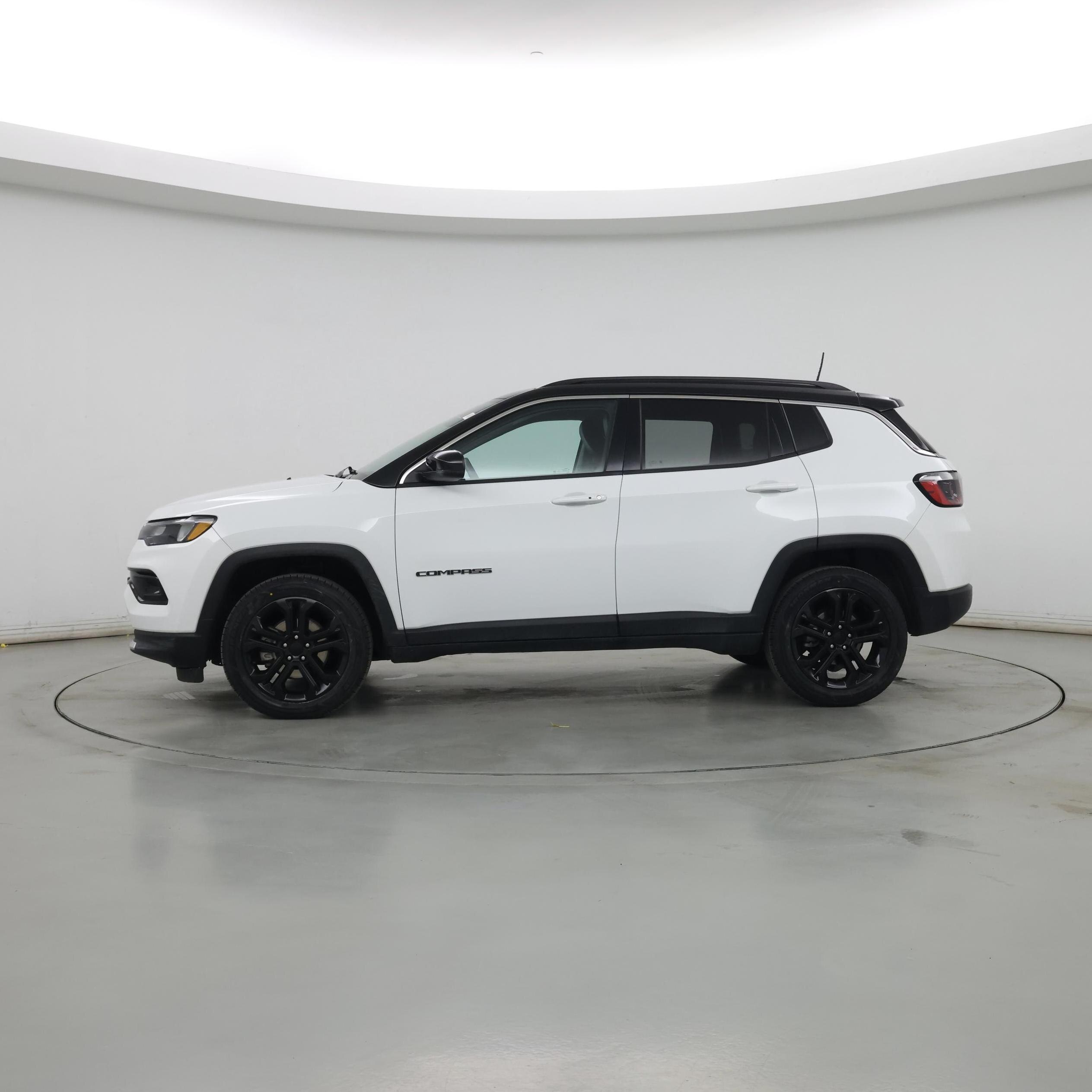 Thumbnail: 2022 Jeep Compass - 3