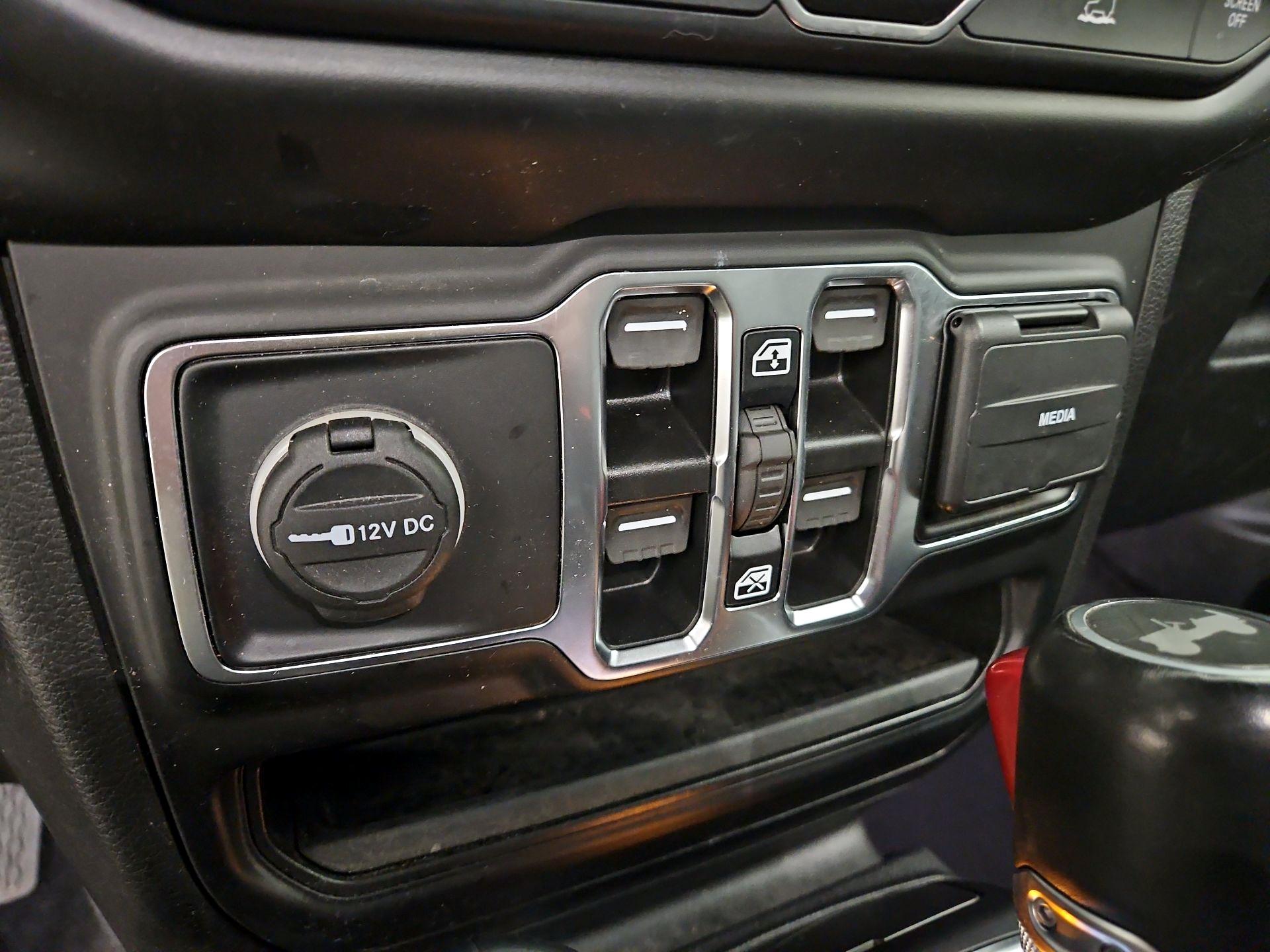 Thumbnail: 2021 Jeep Wrangler - 19