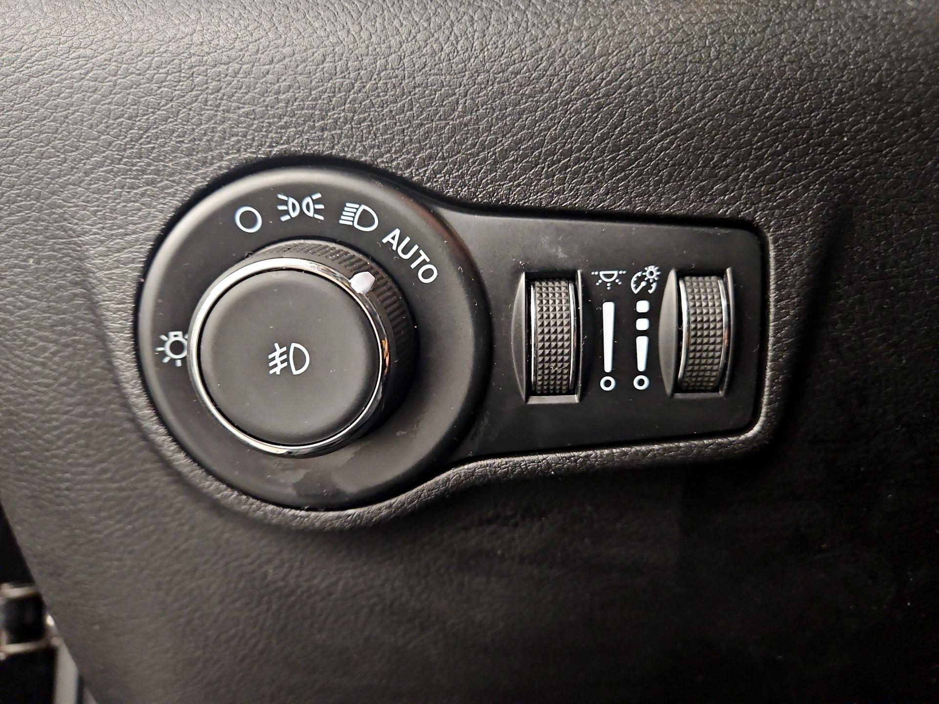 Thumbnail: 2022 Jeep Compass - 13