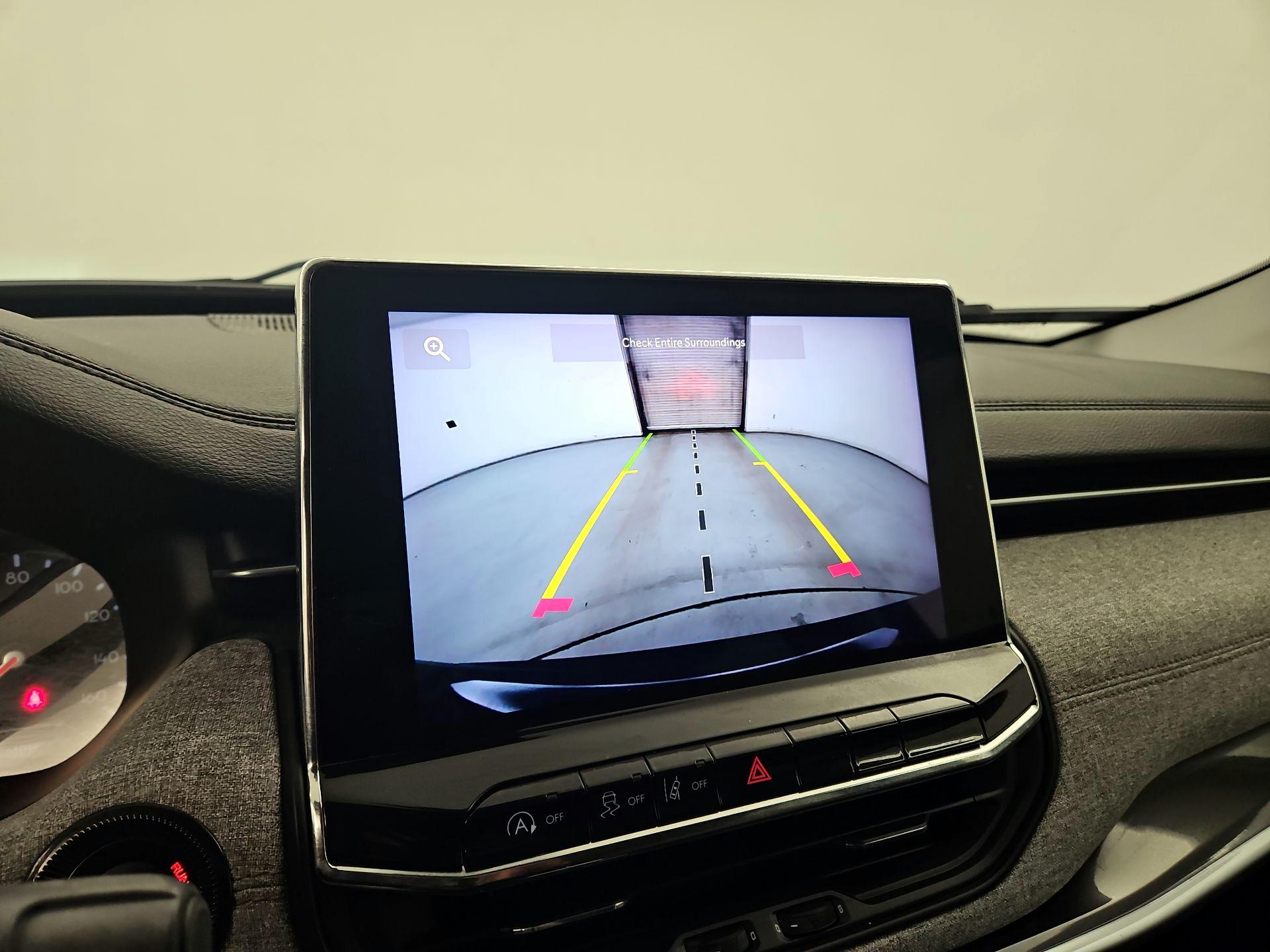 Thumbnail: 2022 Jeep Compass - 14