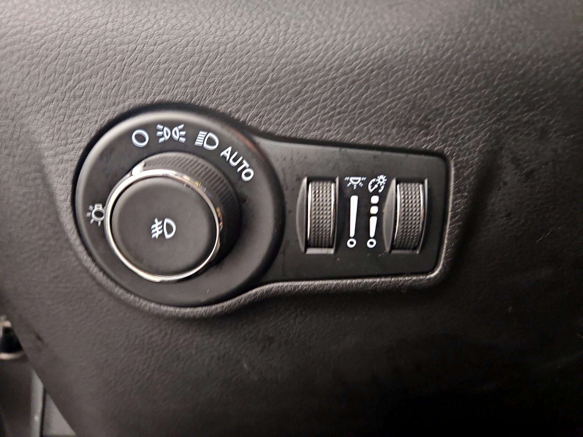 Thumbnail: 2022 Jeep Compass - 13