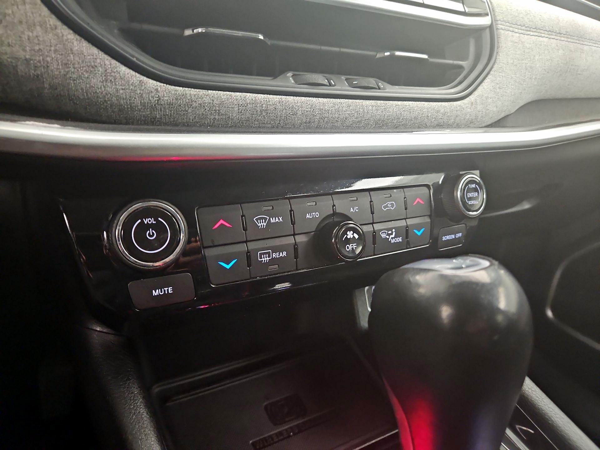 Thumbnail: 2022 Jeep Compass - 16