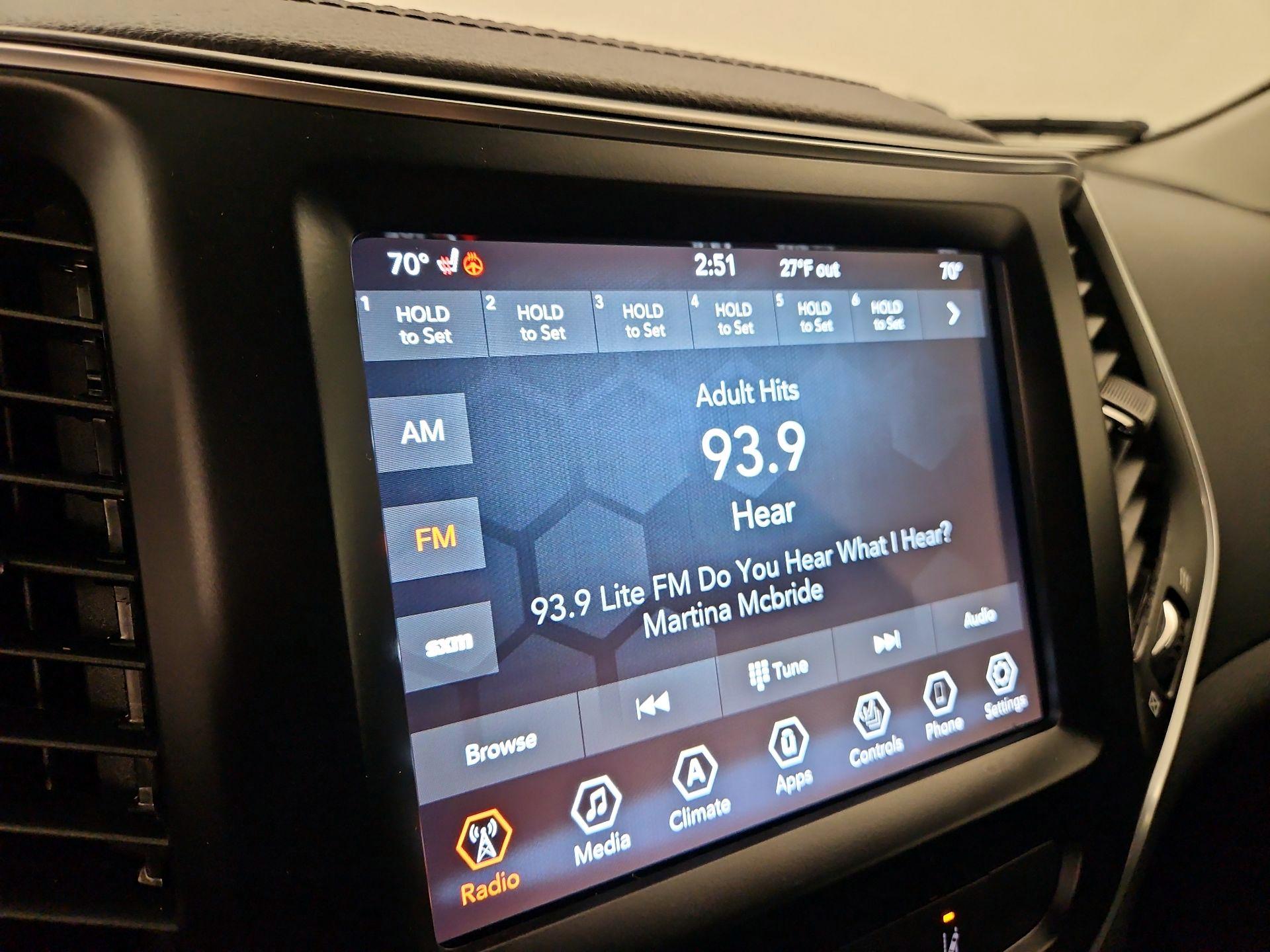 Thumbnail: 2021 Jeep Cherokee - 15