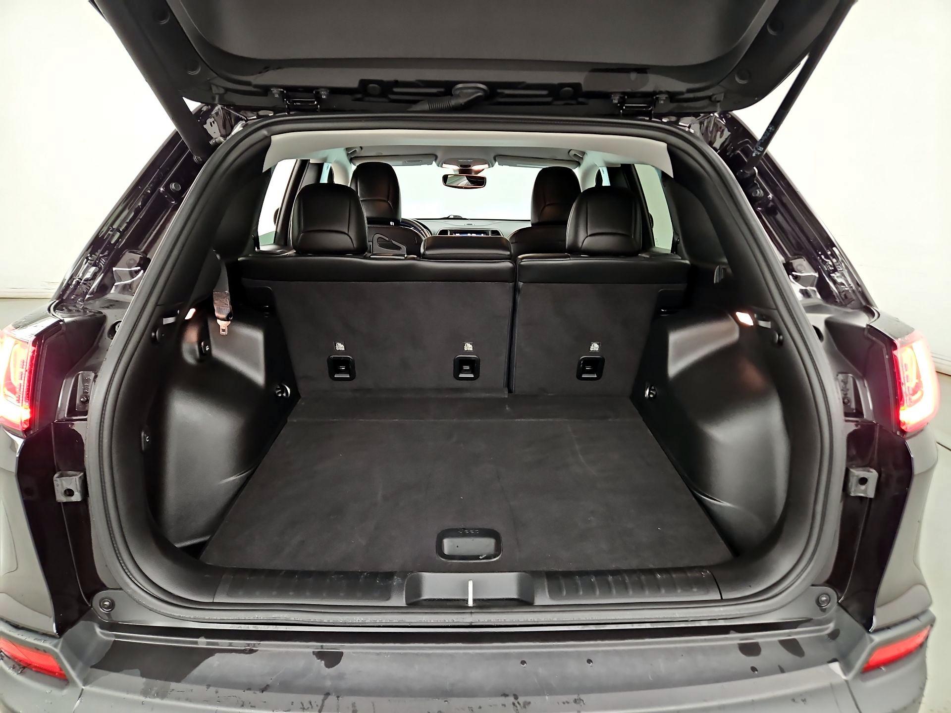 Thumbnail: 2021 Jeep Cherokee - 20