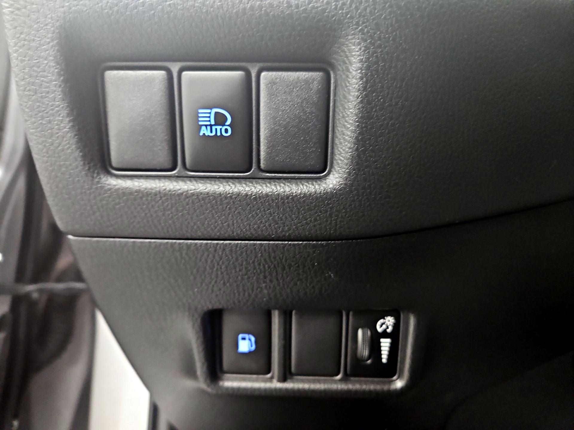 Thumbnail: 2020 Toyota C-HR - 13