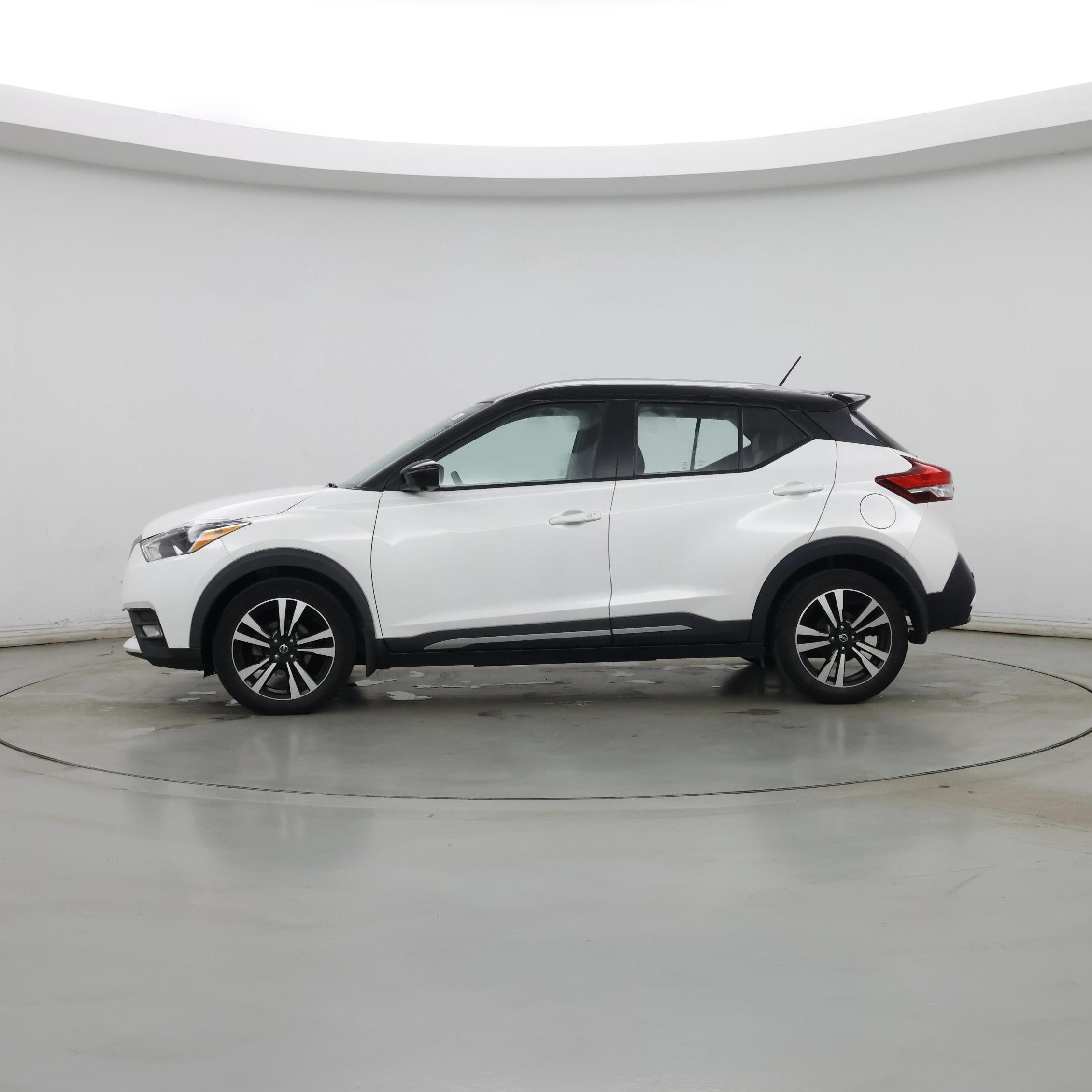 Thumbnail: 2020 Nissan Kicks - 3