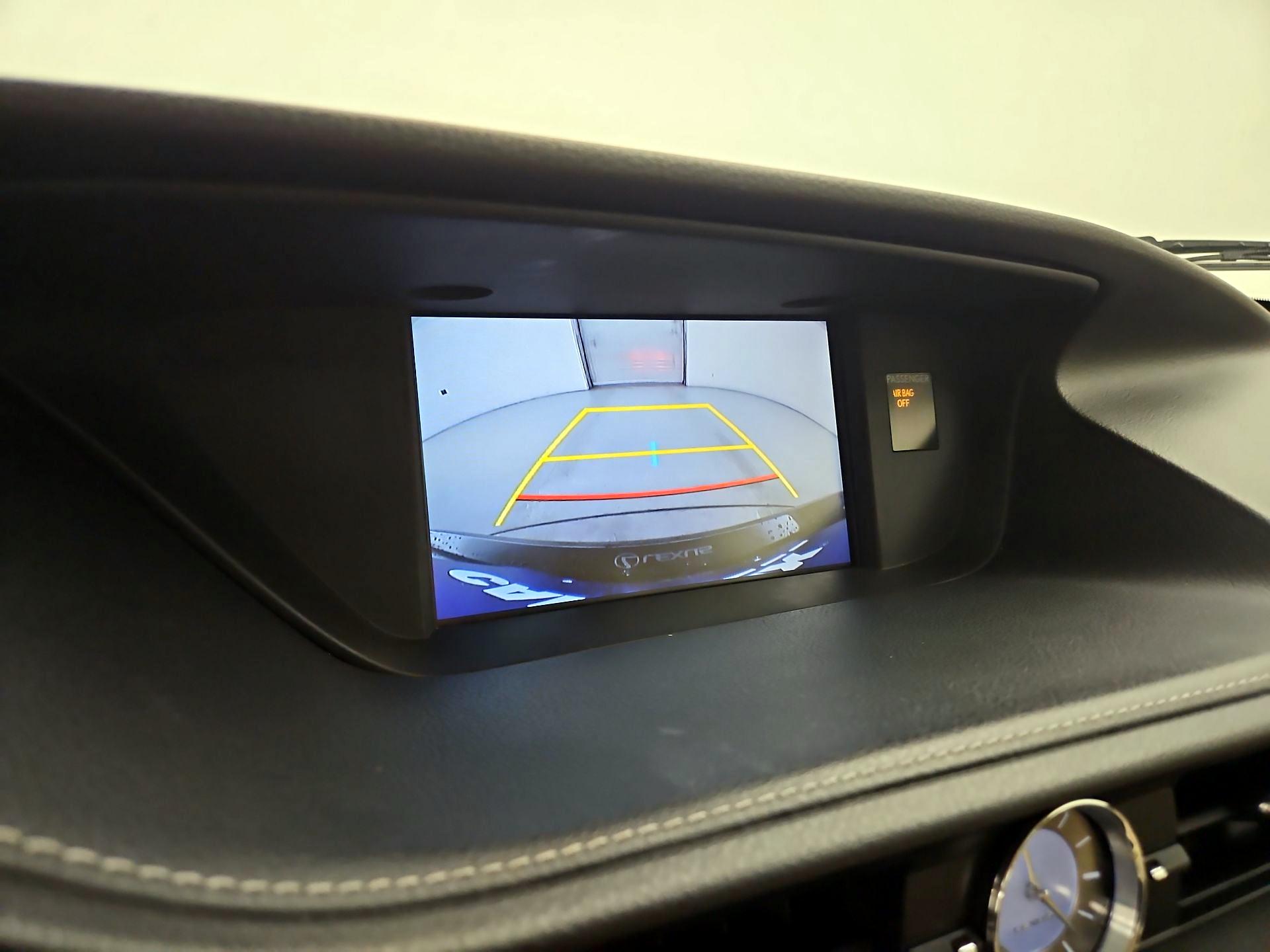 Thumbnail: 2015 Lexus ES - 15