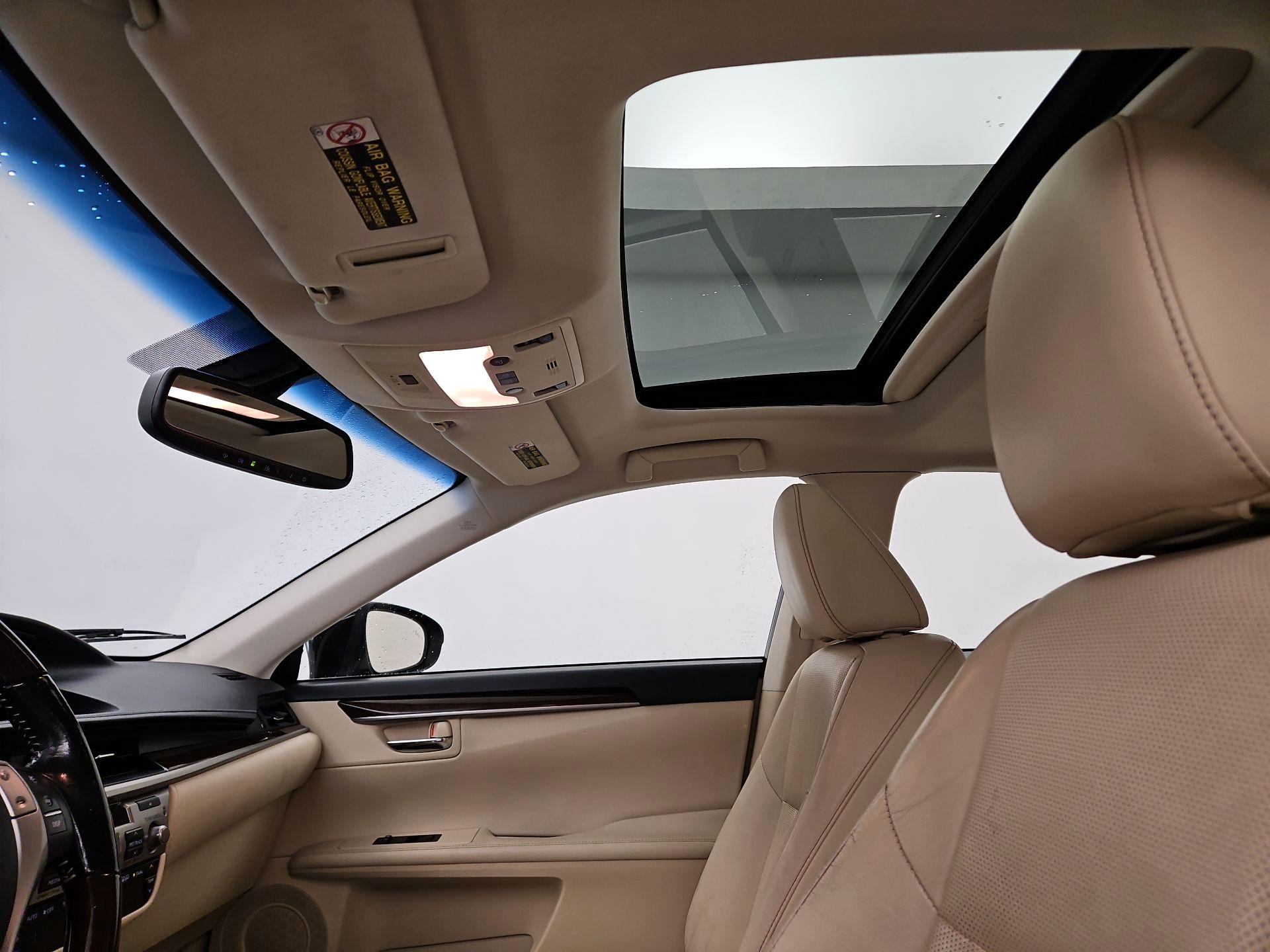 Thumbnail: 2015 Lexus ES - 19