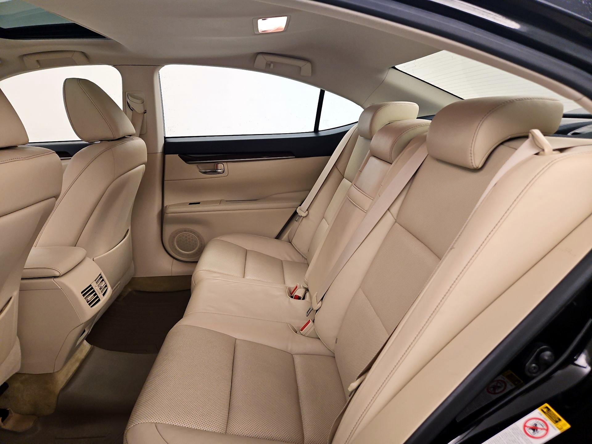 Thumbnail: 2015 Lexus ES - 20